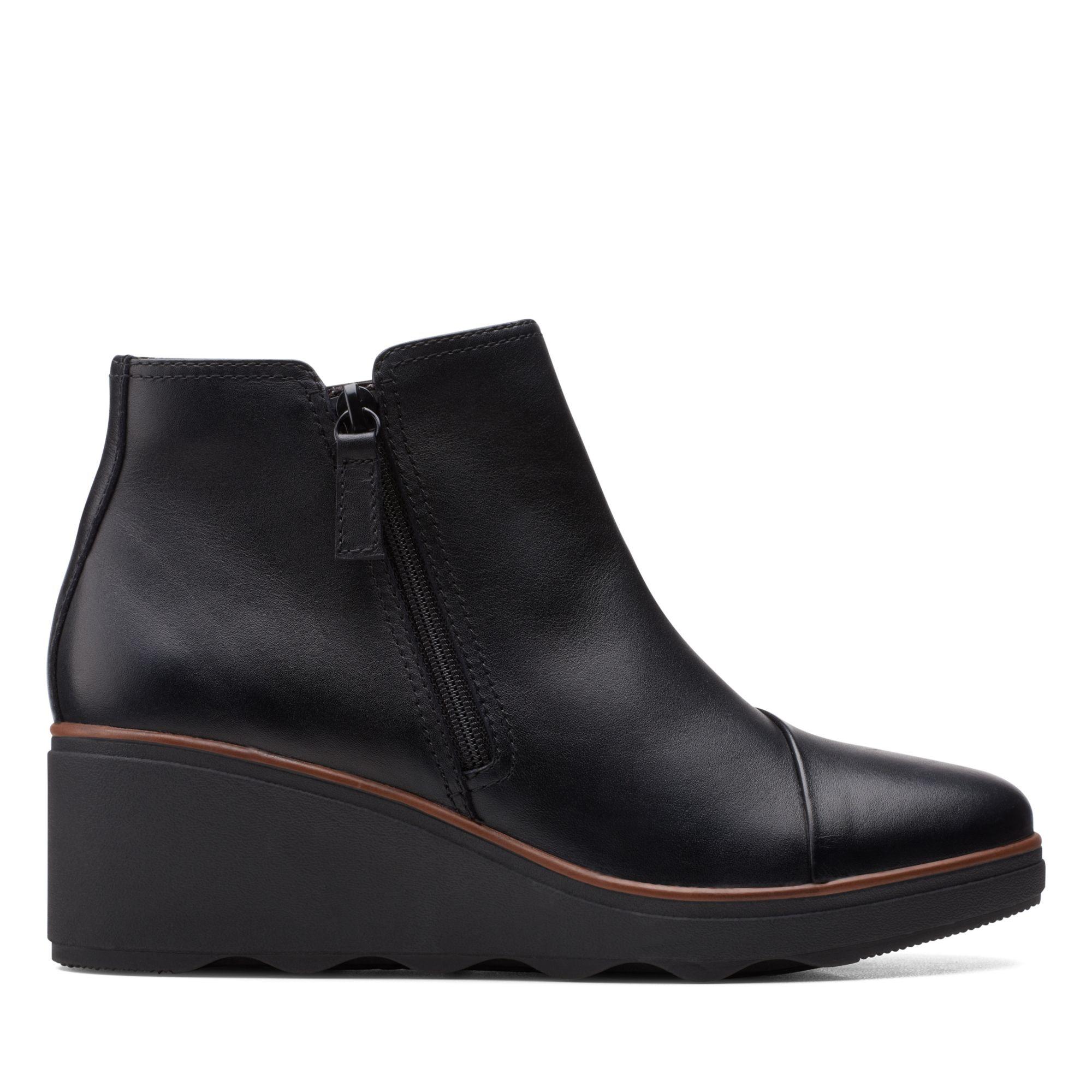 clarks collection women's mazy eastham booties