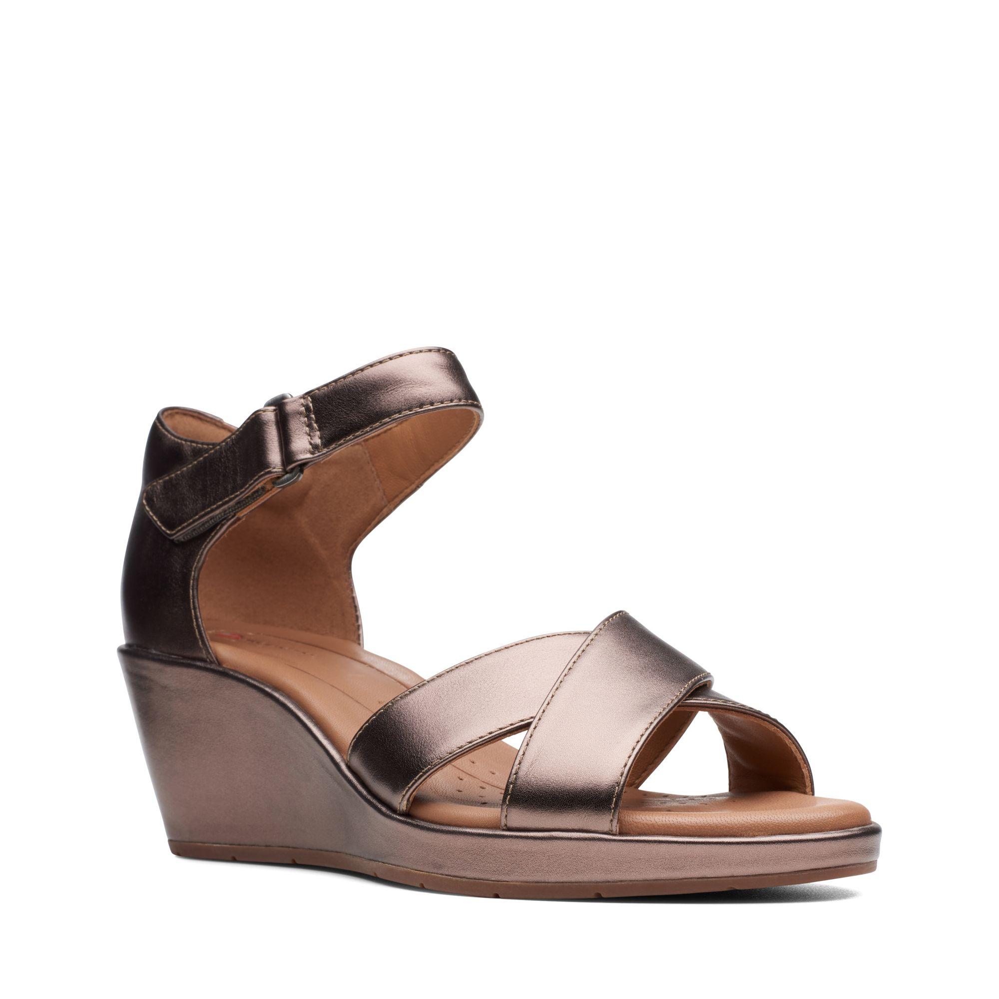 un plaza cross clarks