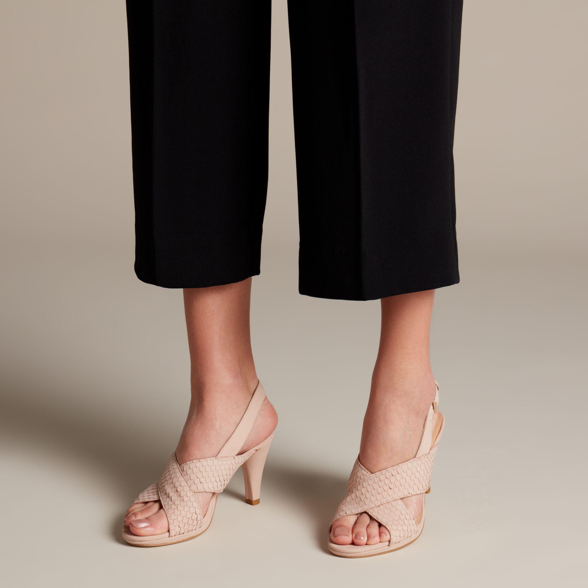 dalia lotus clarks