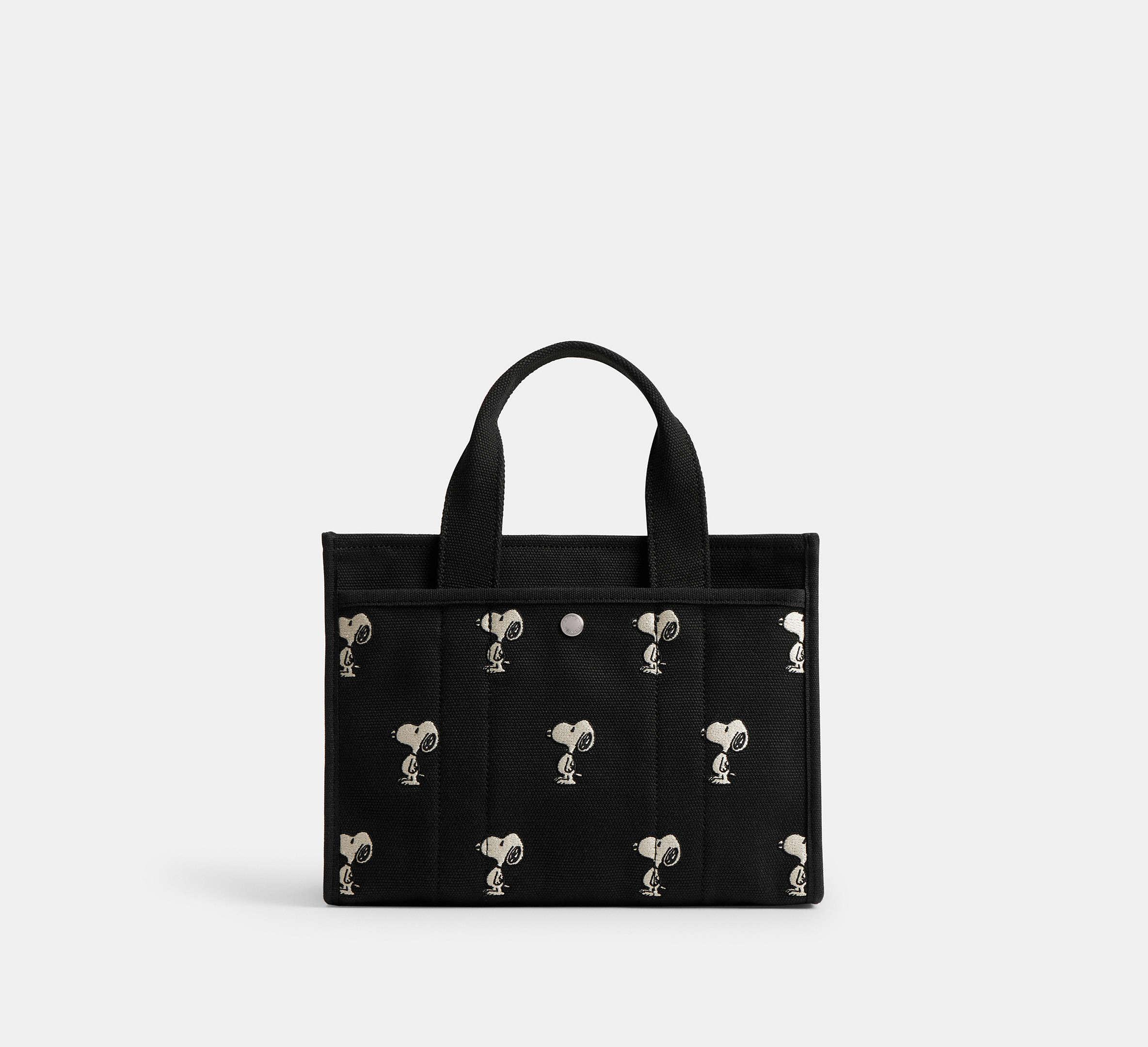 新作】【COACH X PEANUTS】カーゴ トート バッグ 26 ブラック 公式