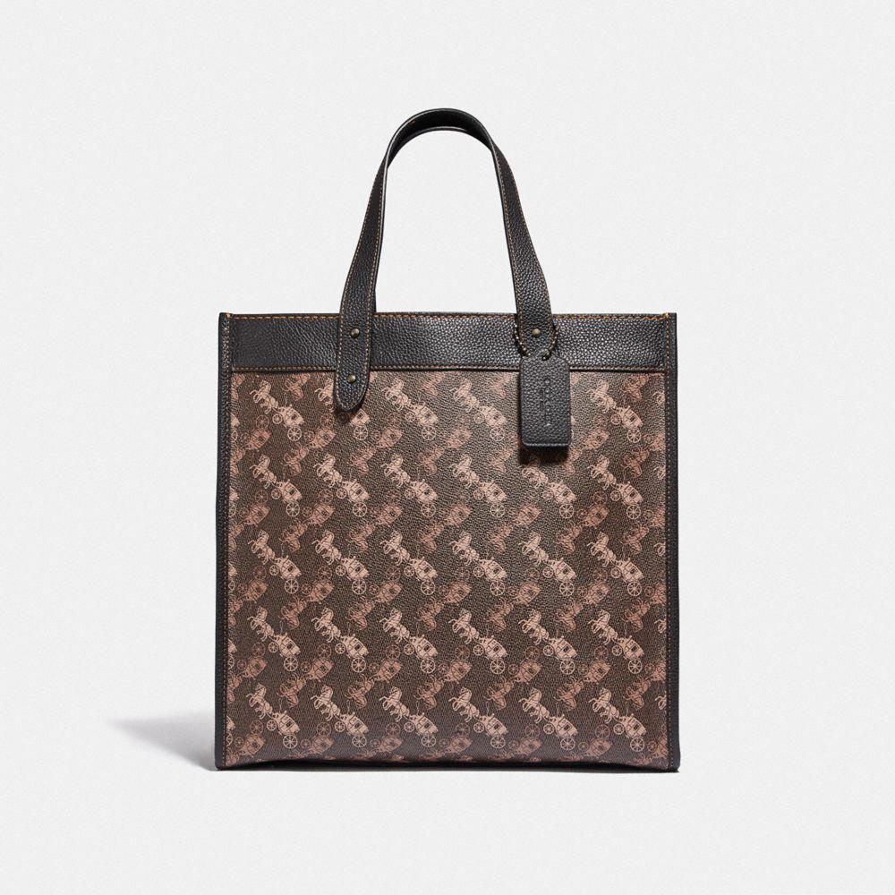 coach field tote with horse and carriage