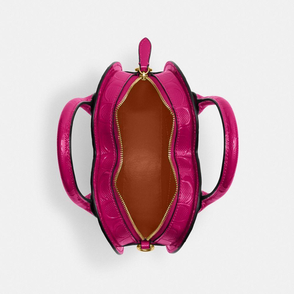 ショッパー付 coach Heart Bag In Signature Leather COACH Heart Bag In Signature Leather in Pink | Lyst