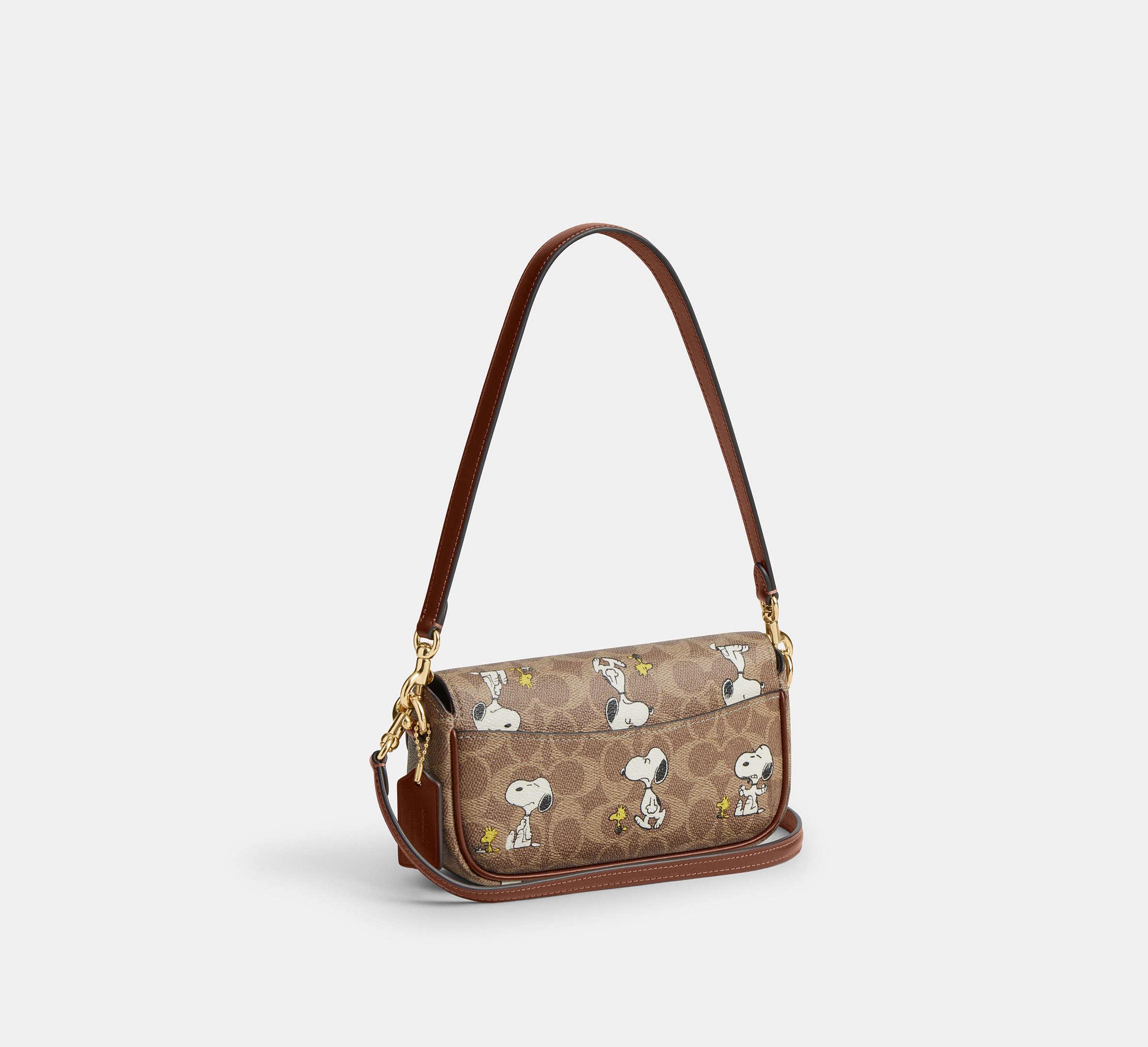 限定コラボ【Coach X Peanuts】Hailey Flap Bag / Snoopy Print Coach Coach X Peanuts Hailey Flap Bag In Signature Canvas