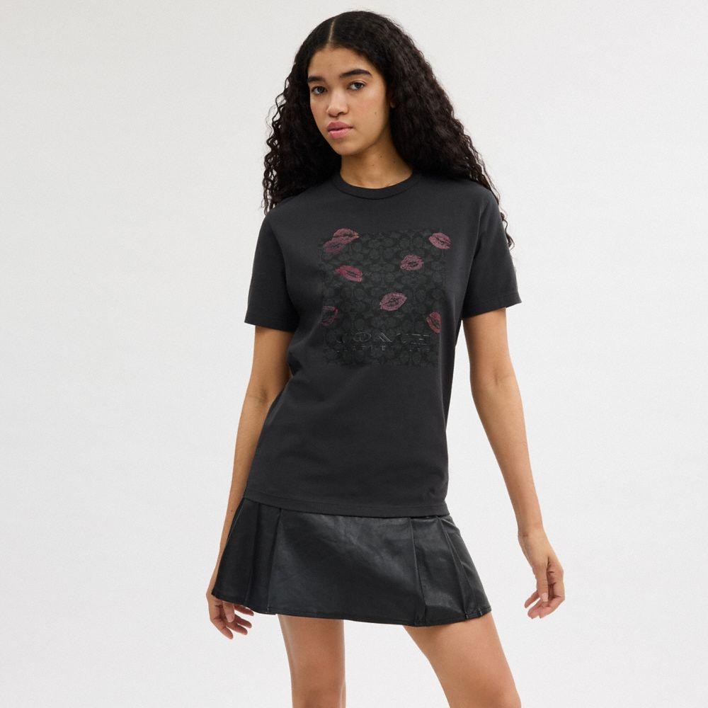 COACH Signature Square Kiss Print T Shirt In Organic Cotton in
