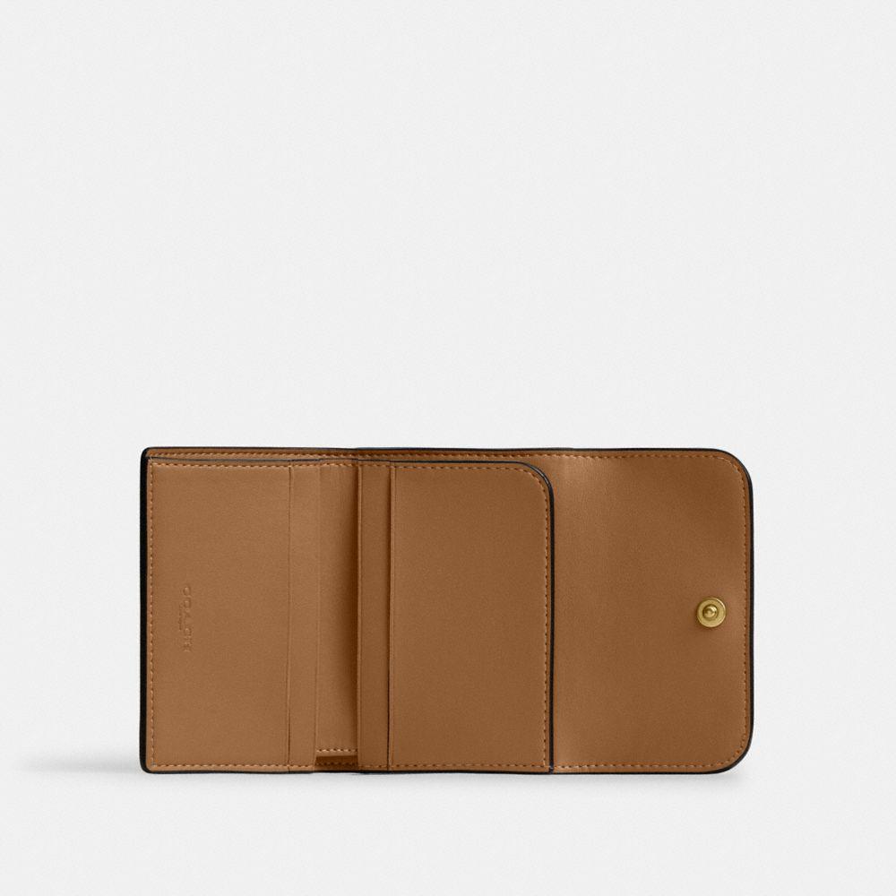 Coach honey wallet hotsell
