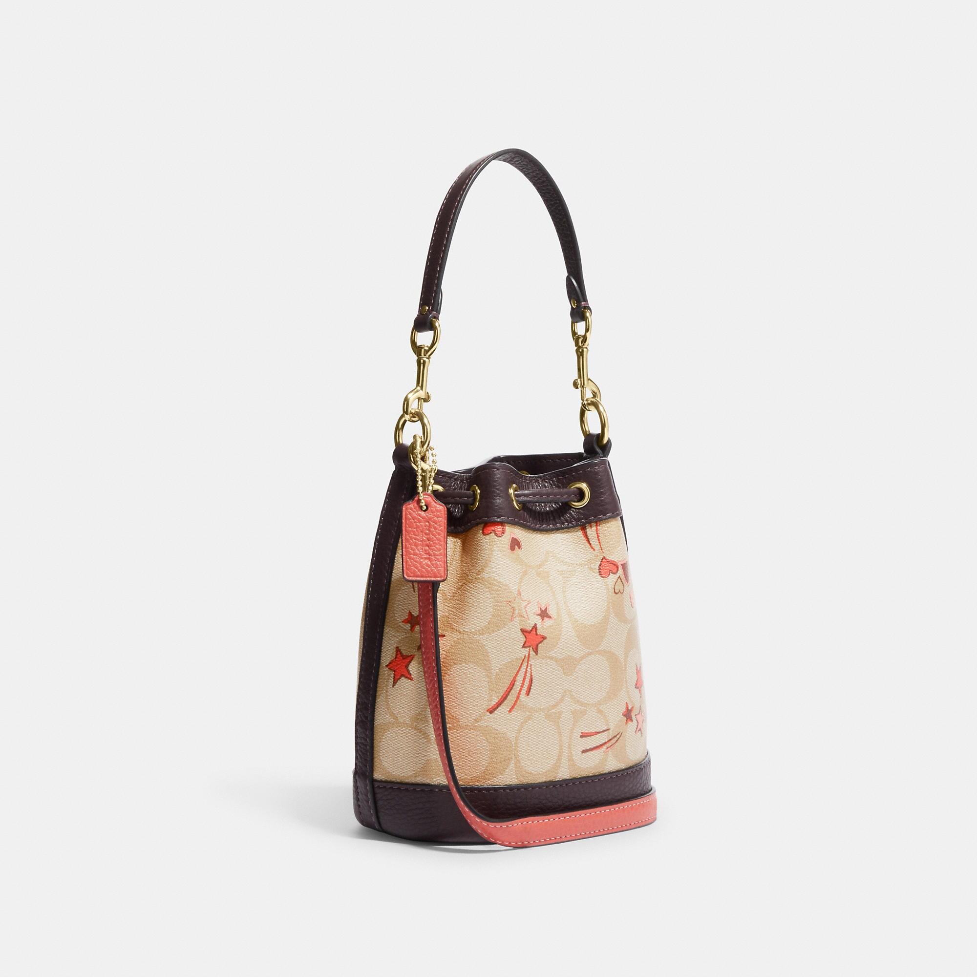 Coach Field Tote 22 in Signature Canvas with Heart Print