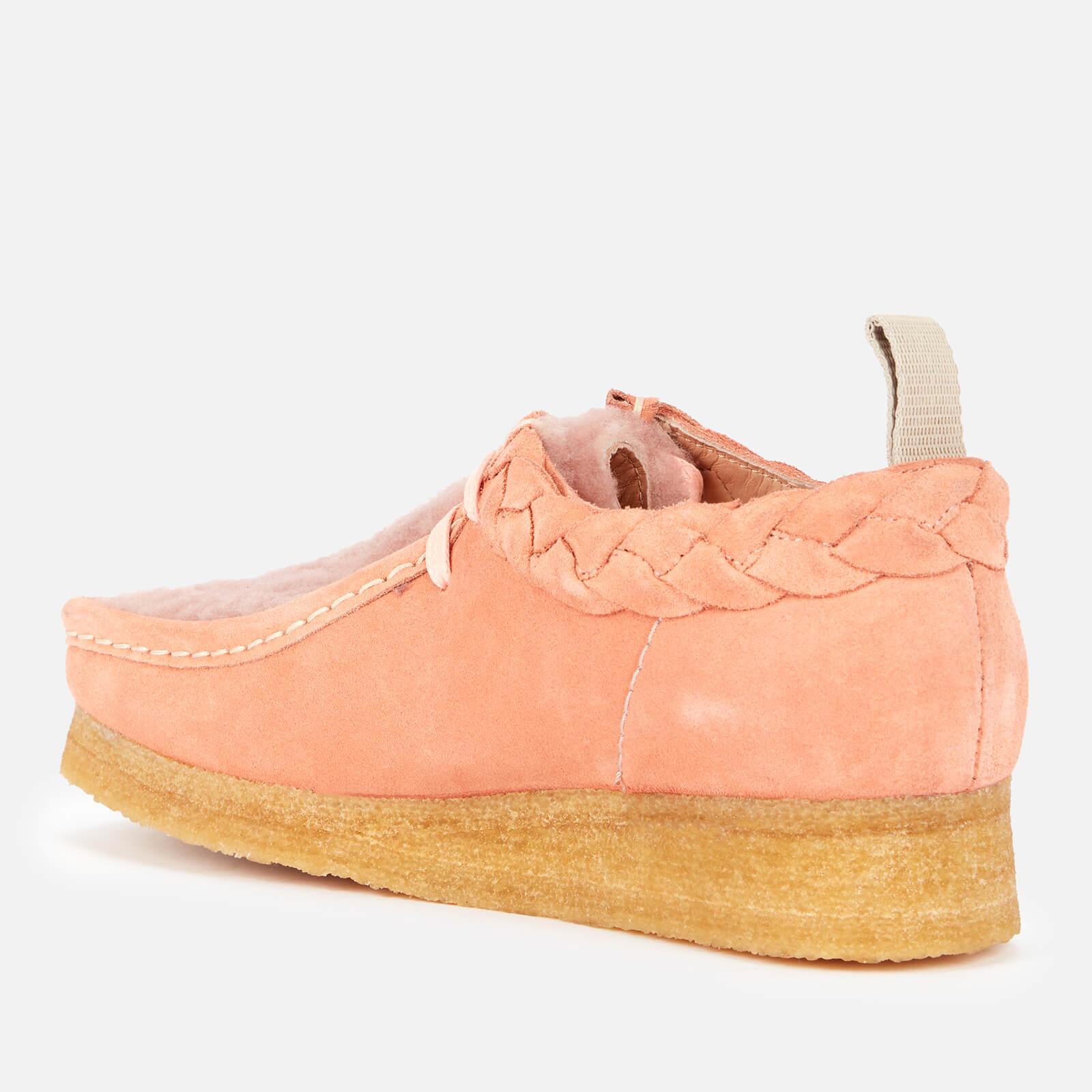 pink wallabees