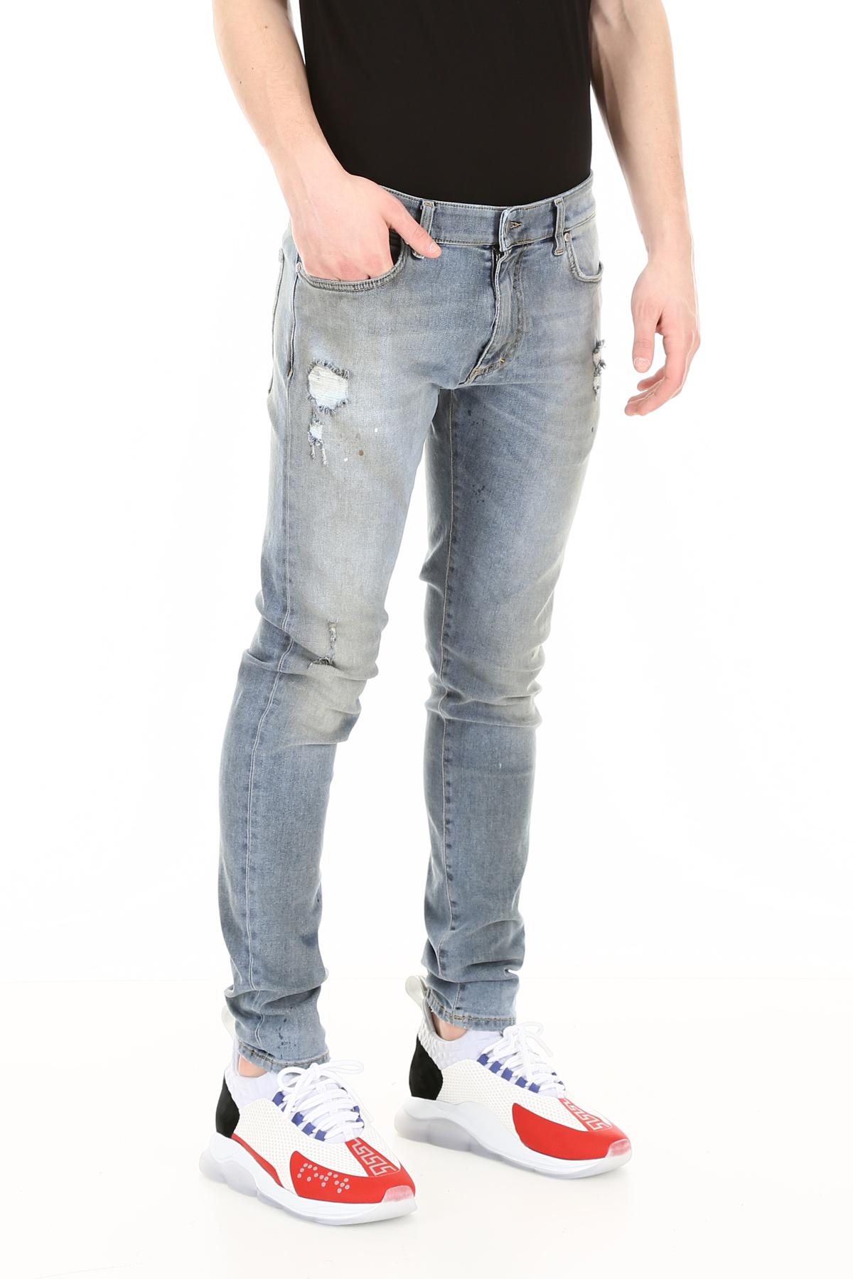 represent distressed jeans