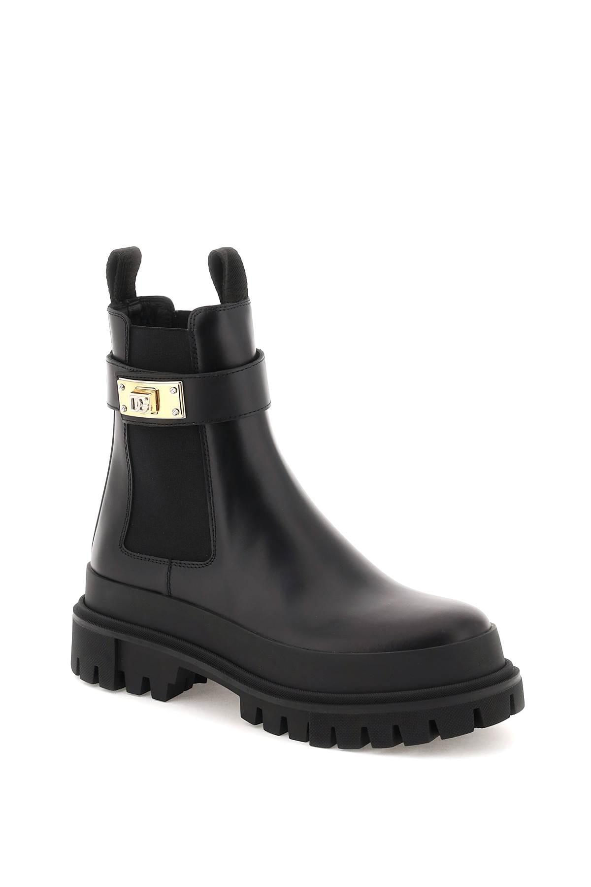 Dolce & Gabbana Leather Ankle Boots With Logo Closure in Black | Lyst