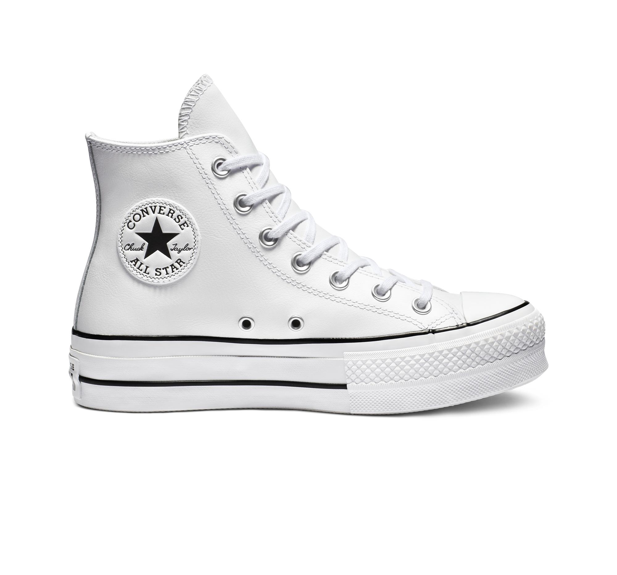 Chuck Taylor Platform Sneakers in White 