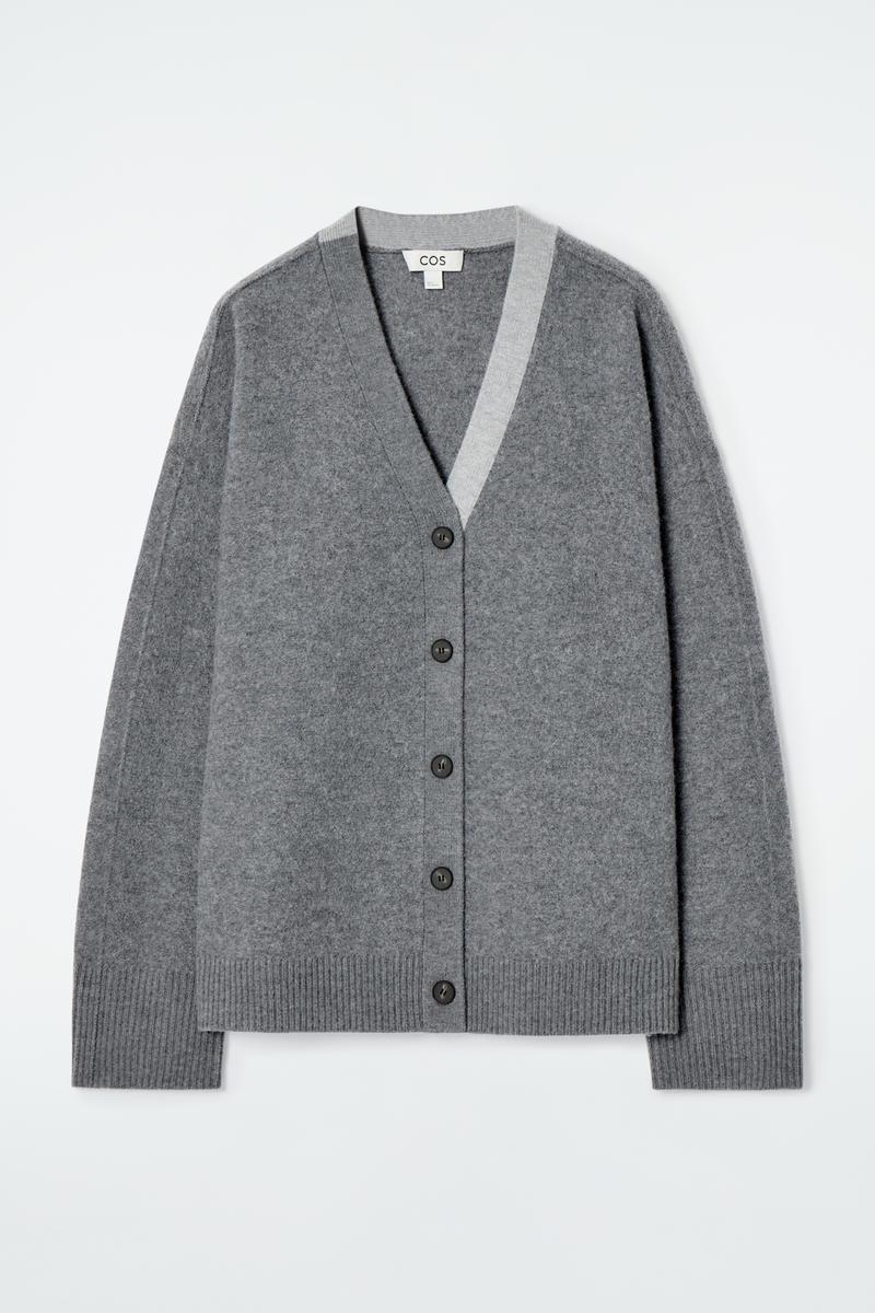 cos-grey-Strickjacke-Mit-V-