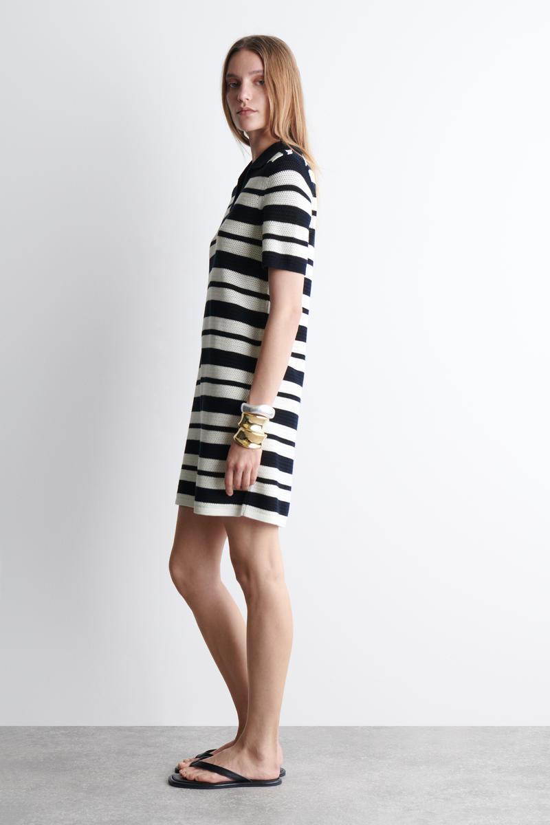 cos knitted mini dress KNITTED WOOL FLARED MINI DRESS - BLACK