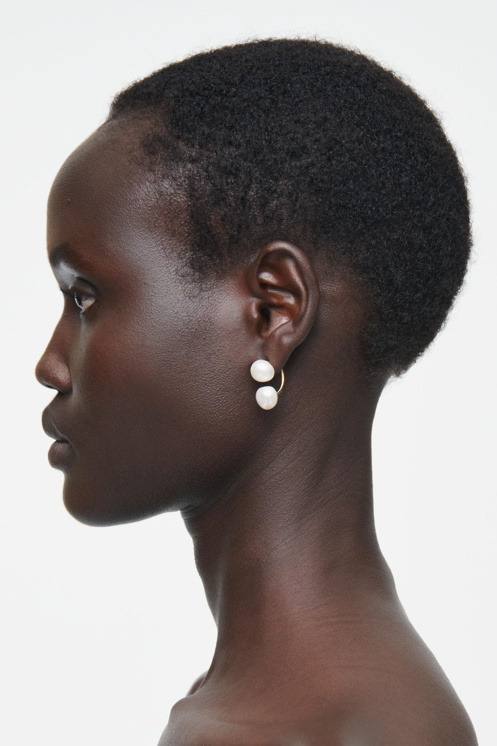 COS Freshwater Pearl Droplet Stud Earrings in Metallic | Lyst UK