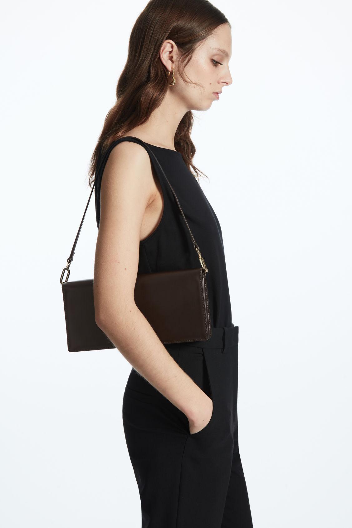 バッグ COS Minimal Shoulder Bag Leather brown COS Minimal Shoulder Bag - Leather in Brown | Lyst