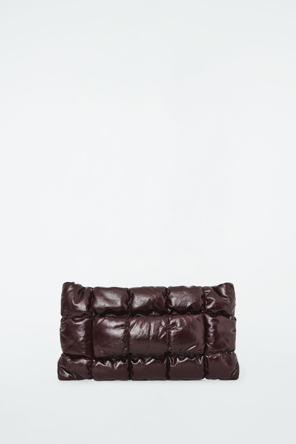 【極希少】COS PILLOW OVERSIZED QUILTED CLUTCH 極希少】COS PILLOW OVERSIZED QUILTED CLUTCH 極希少】COS PILLOW