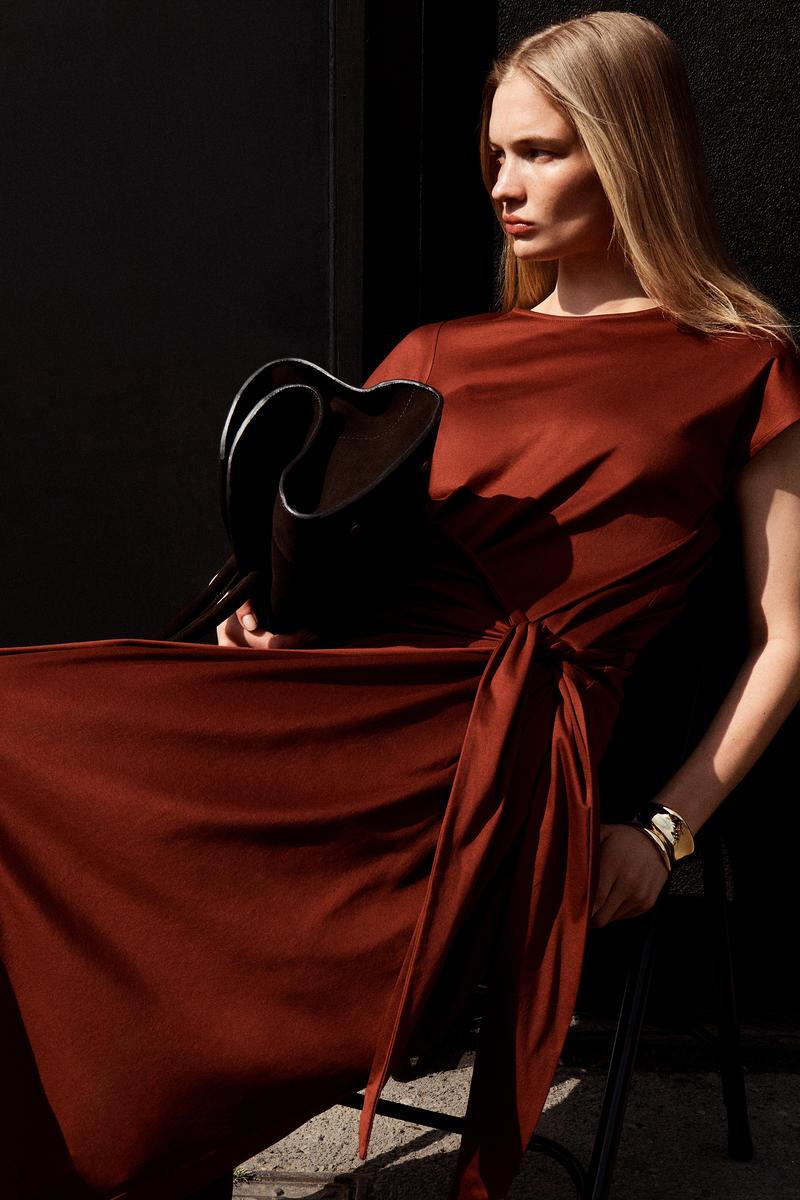 materialists blue dress : Dakota Johnson, Chris Evans, Pedro Pascal, Zoe Winters, Marin Ireland, Louisa Jacobson, Celine Song, Celine Song: Movies & TV Color:Moss Product ID:ADAE212421_AA002_M long sleeve black dress