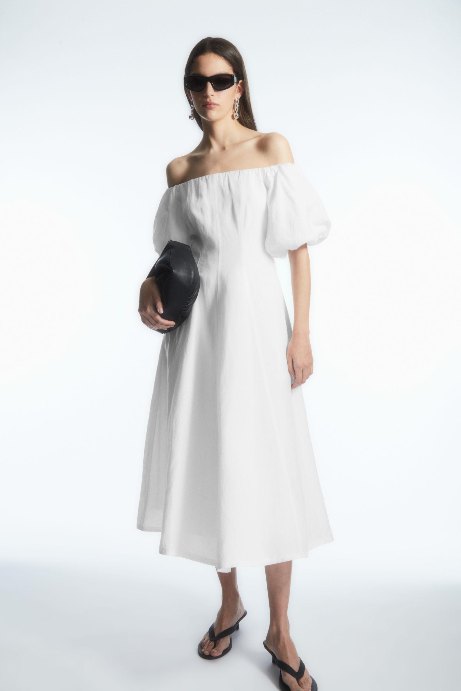 white long sleeve feather dress LONG WHITE DRESS AND FEATHER ON SLEVEES  ALBINA DYLA