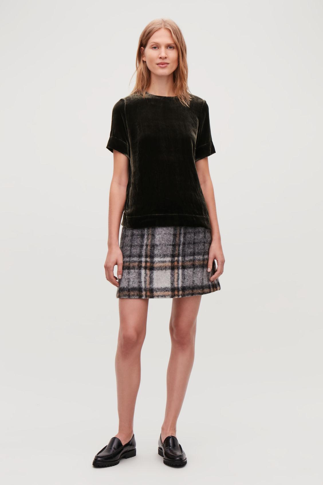 bodycon skirt with back zipper