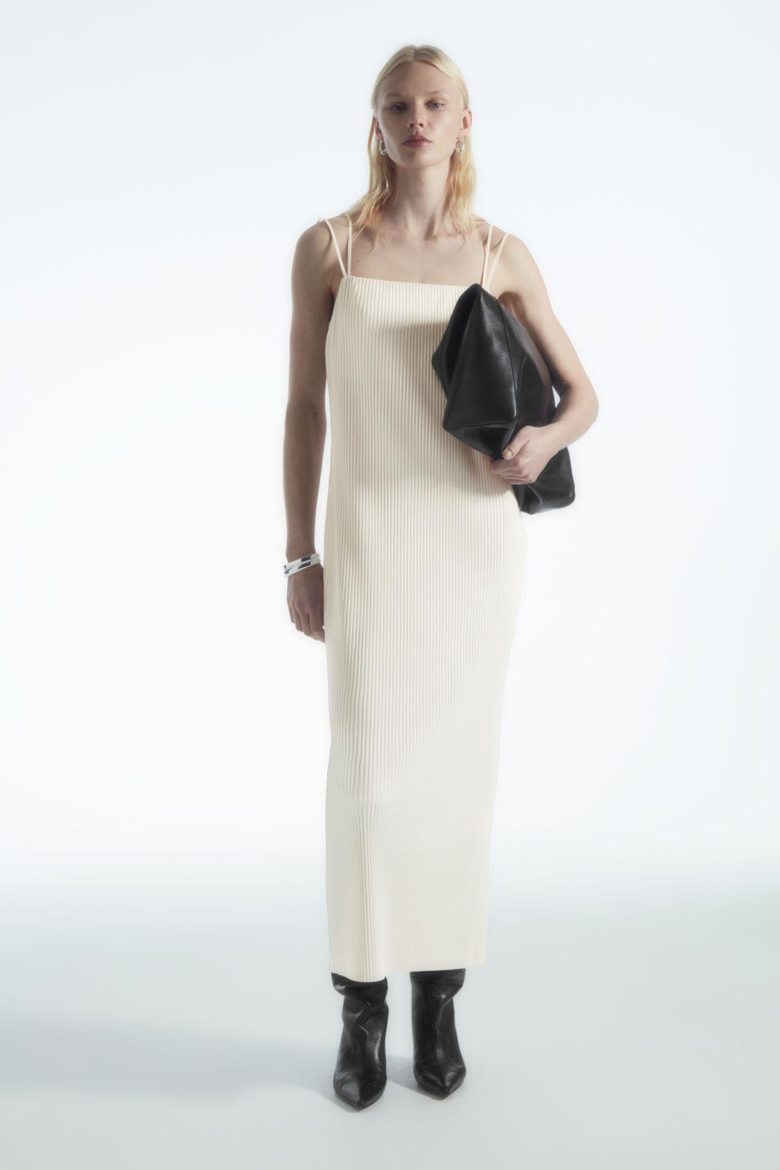 Andorine asymmetric plissé top - White