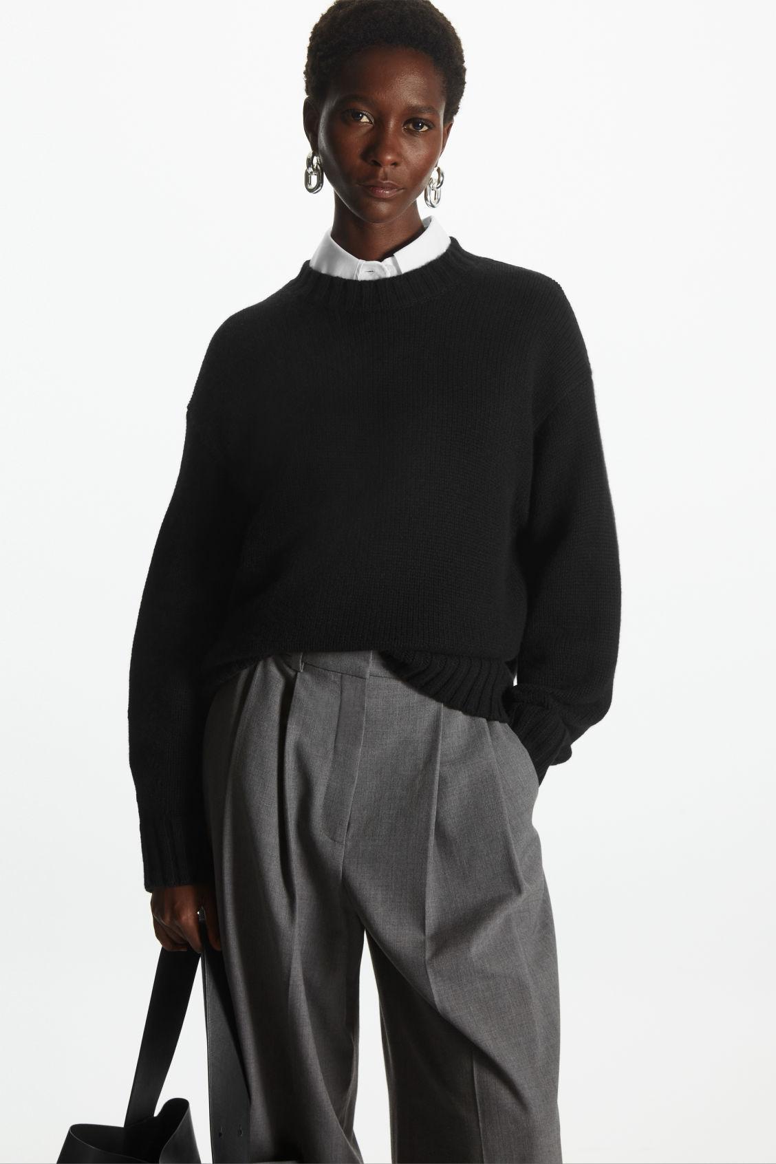 COS Oversized Pure Cashmere Jumper in Black | Lyst