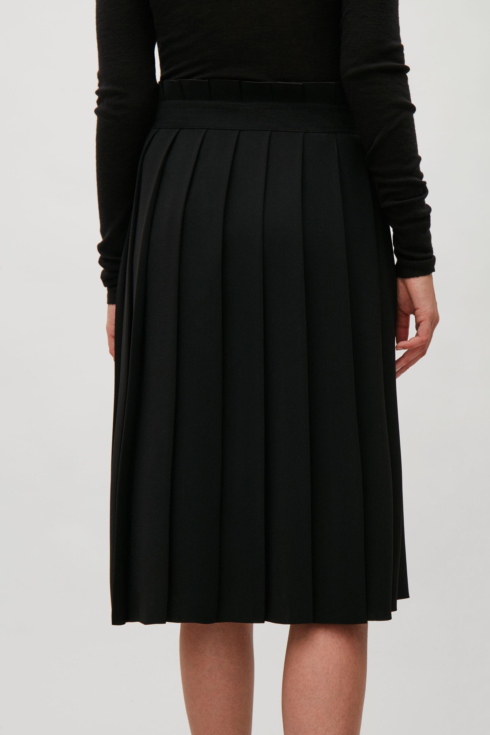 COS Synthetic Pleated Wrap Skirt in Black - Lyst