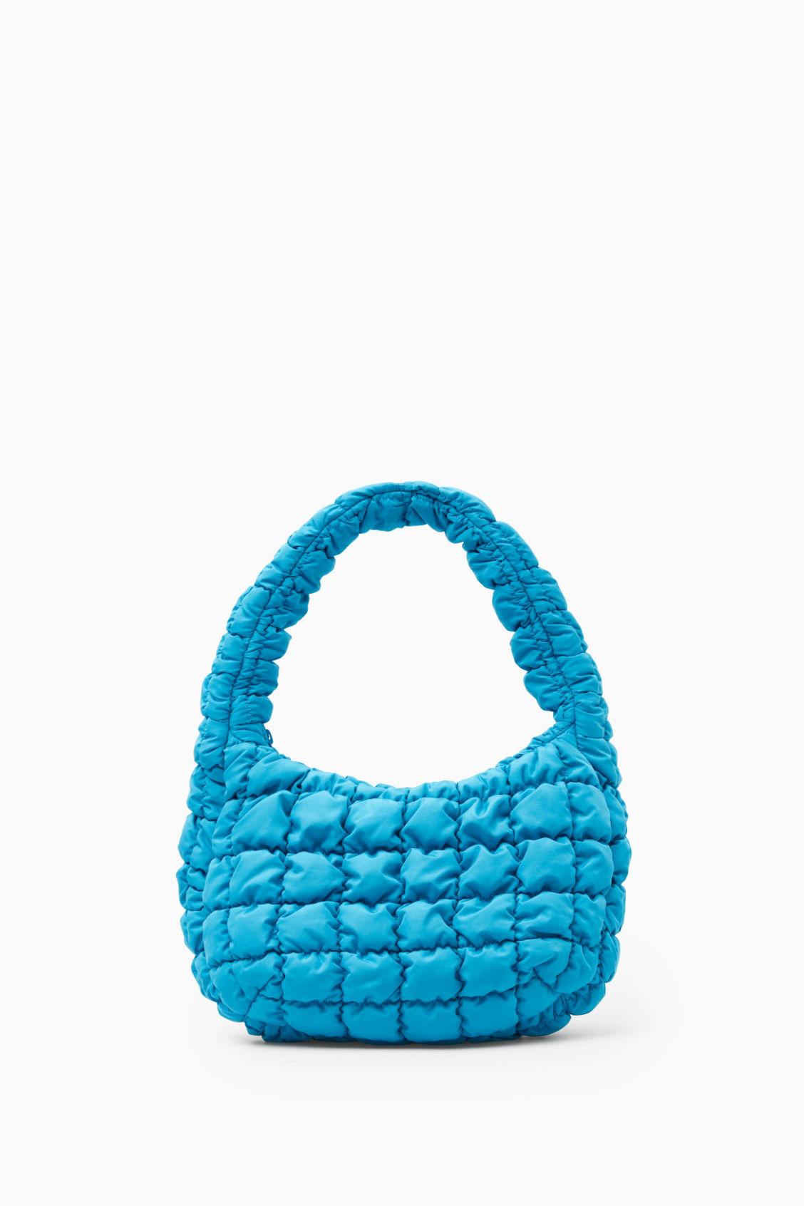 【コス】 COS Quilted Mini Bag Light Blue キルティング バッグ QUILTED MINI BAG キルトミニバッグ｜COS コス 公式オンラインストア