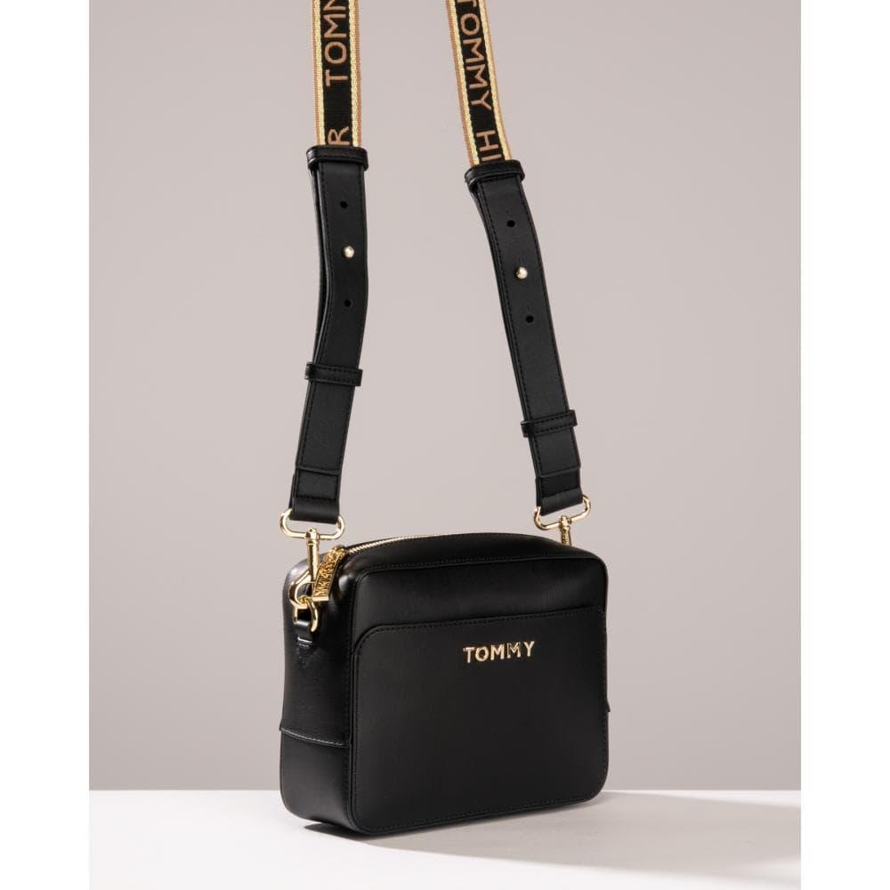 iconic tommy crossbody bag