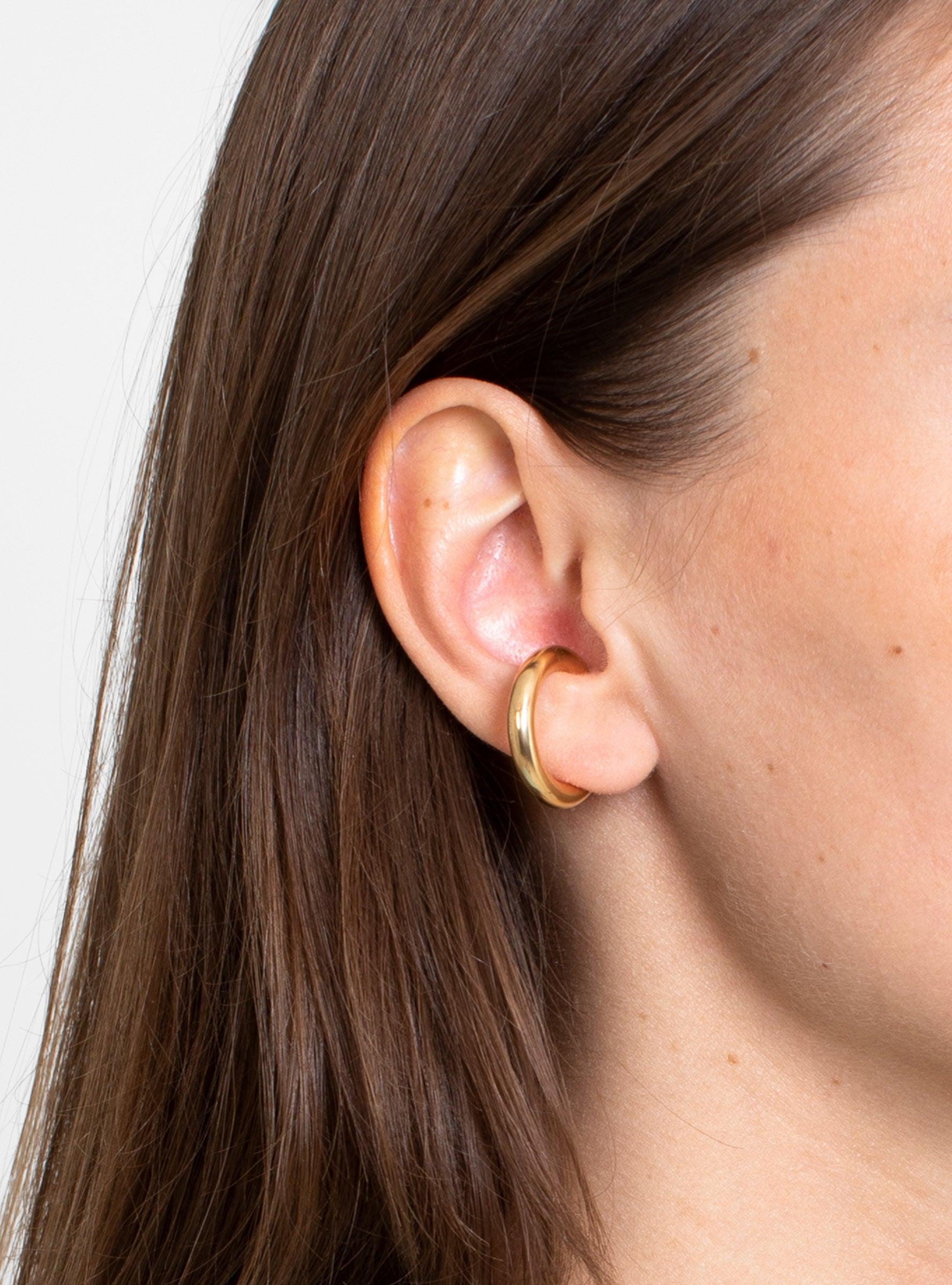 Saskia Diez Bold Earcuff No.3 Gold Plated in White | Lyst
