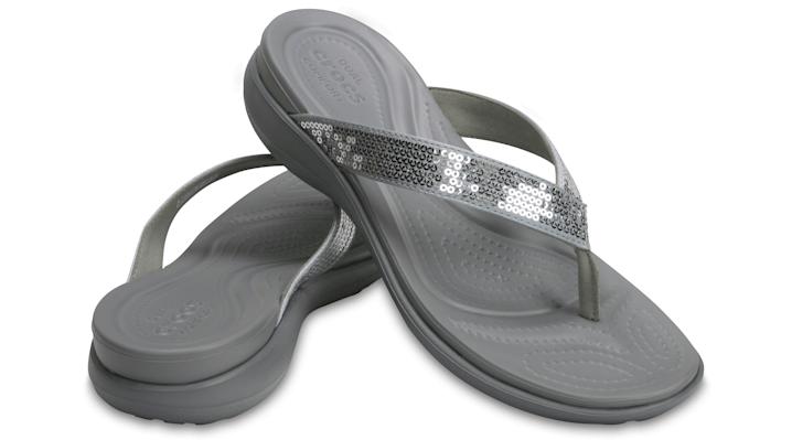 Crocs™ Capri V Sequin W Flip Flop, Silver, 5 M Us in Metallic | Lyst
