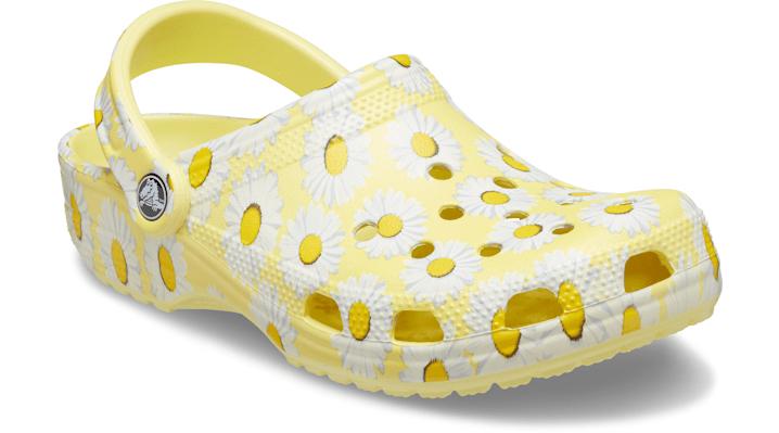 Crocs™ Classic Vacay Vibes Clog in Yellow | Lyst