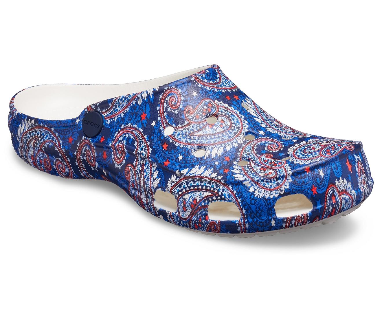 Crocs™ Freesail Vera Bradley Paisley Clog in Blue | Lyst