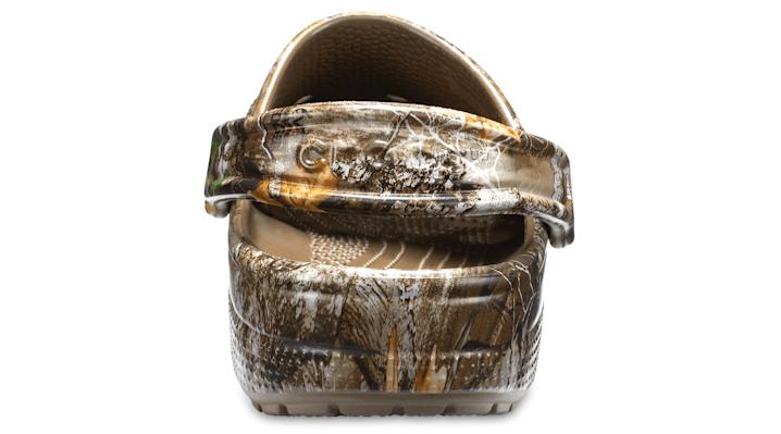crocs adult classic realtree edge clogs