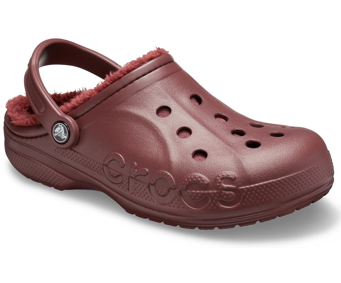 crocs with fur burgundy