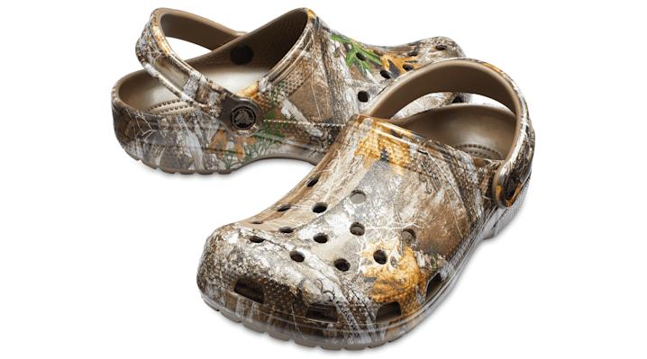 mens realtree crocs