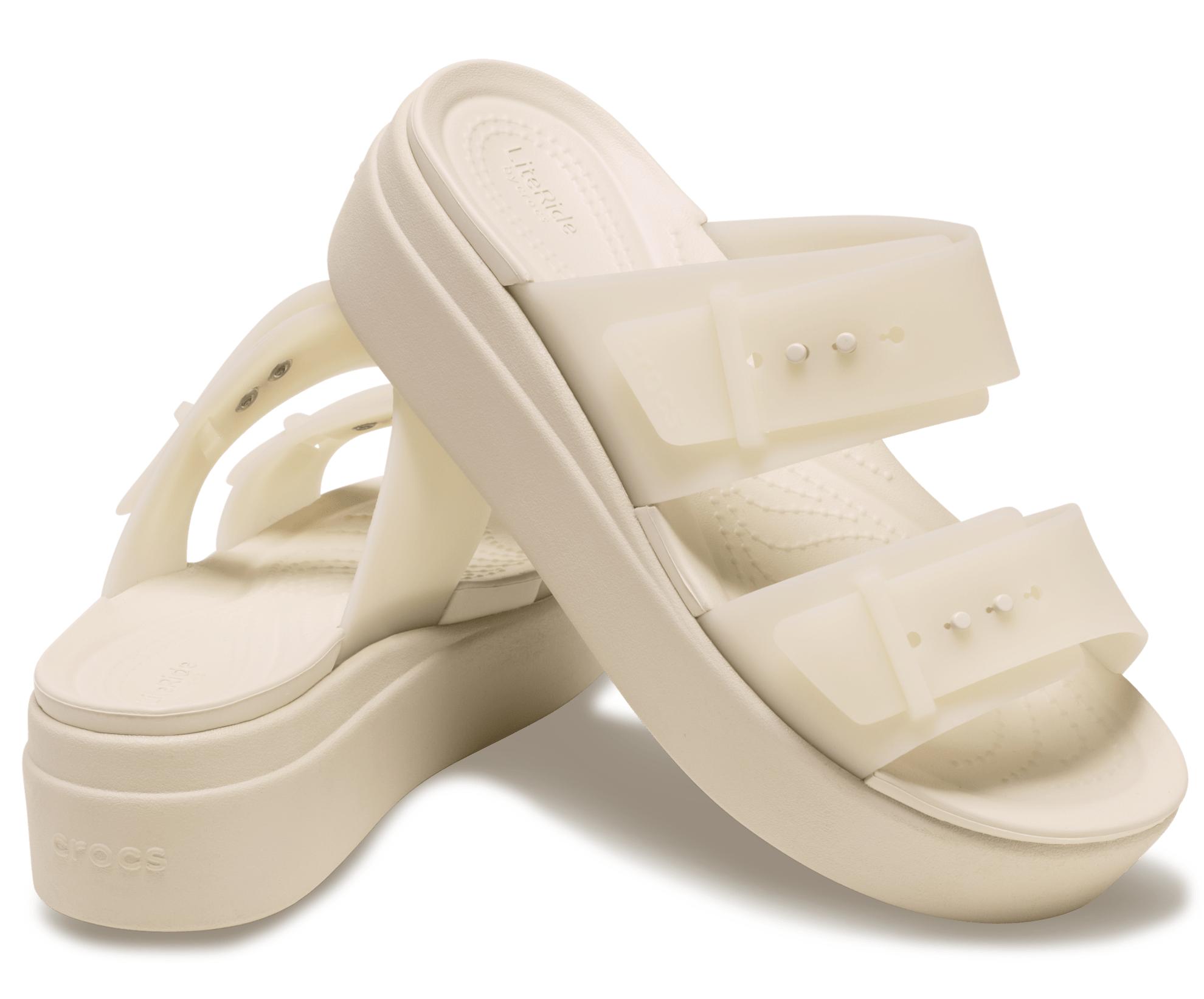 【CROCS】★サンダル★ Brooklyn Buckle Frosted Low Wedge Pink Crocs Womens Brooklyn Buckle Frosted Low Wedge Sandal