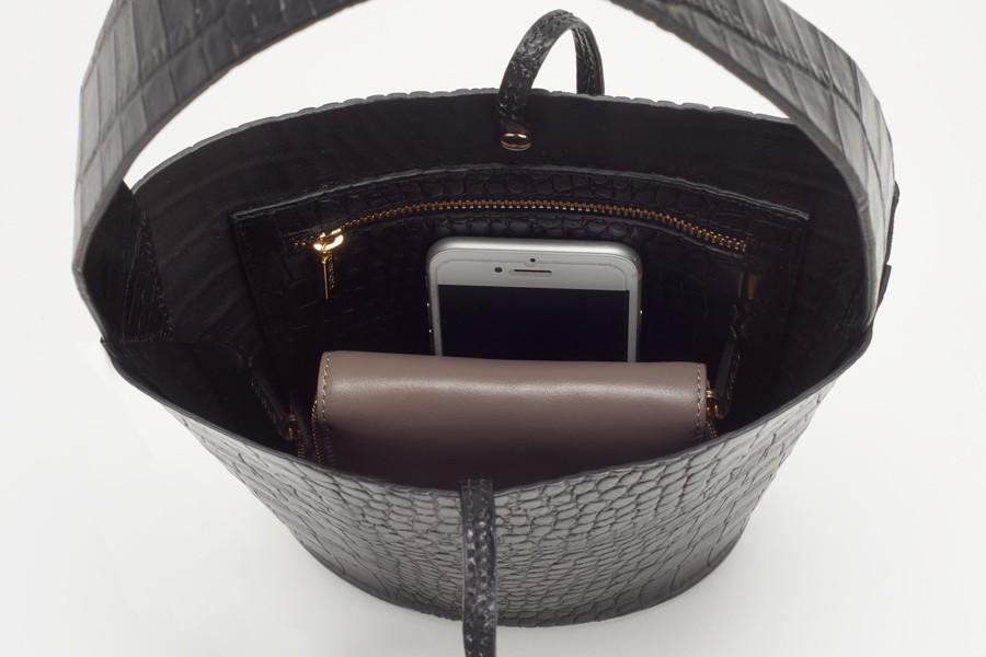 cuyana croc tote