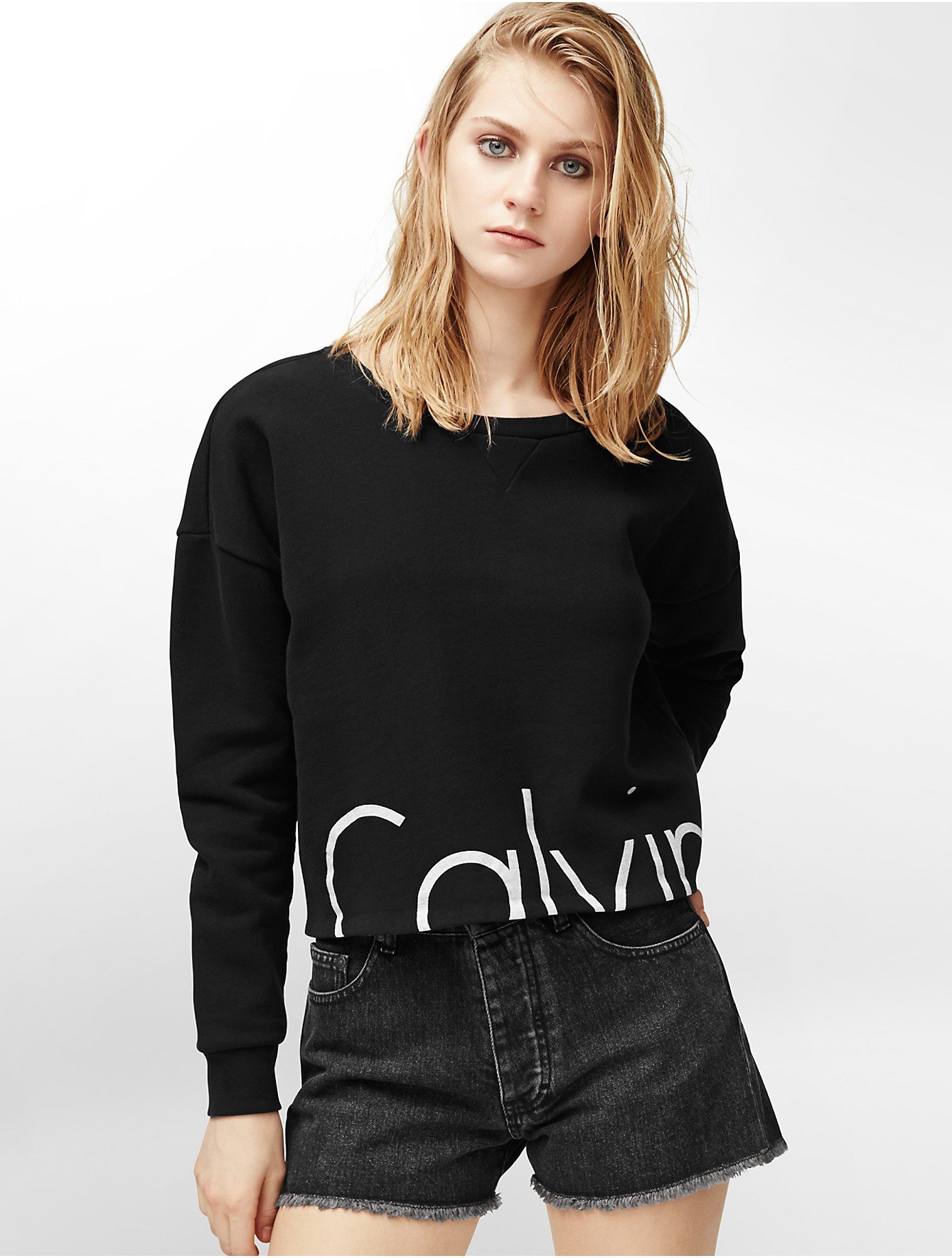 Kosmisch expositie B olie Calvin Klein Jeans Crop Logo Long Sleeve Sweatshirt in Black | Lyst