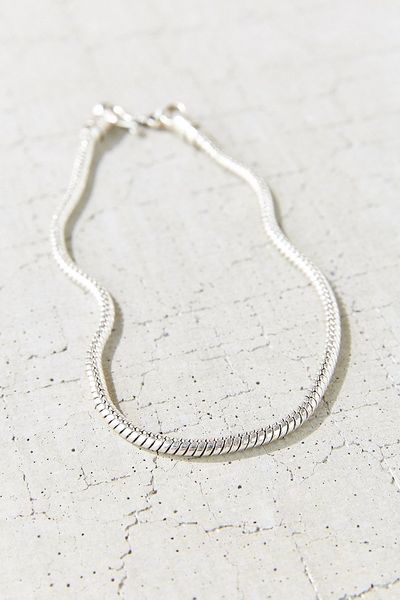 Urban Outfitters Snake Chain Choker Necklace in Silver
