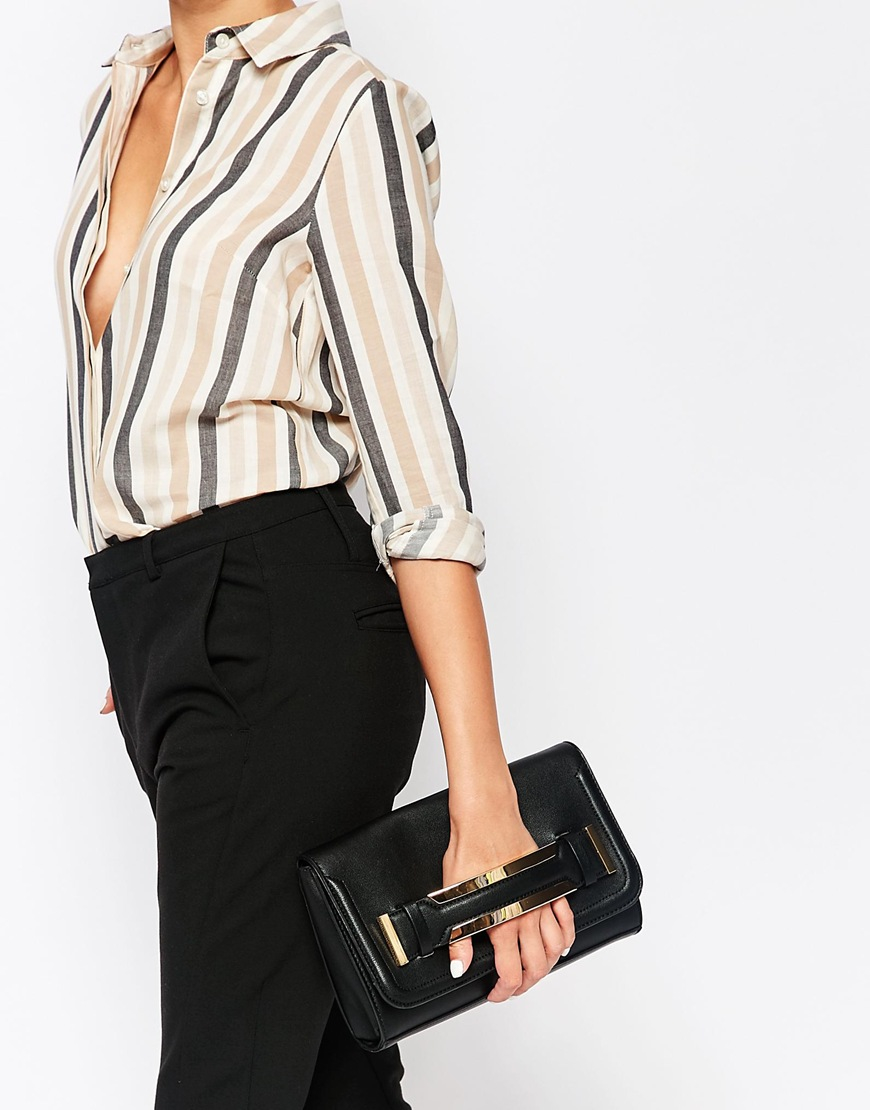 black clutch bag with handle