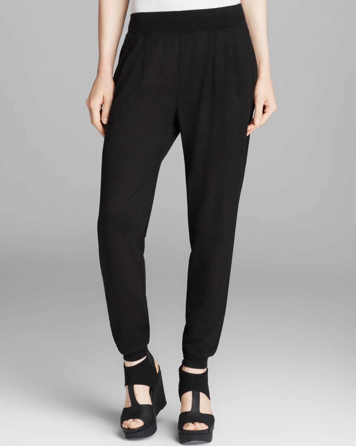 Eileen Fisher Pleated Ankle Cuff Pants in Black - Lyst