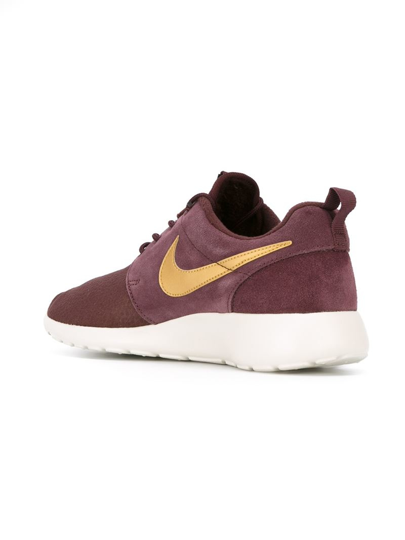 nike roshe purple