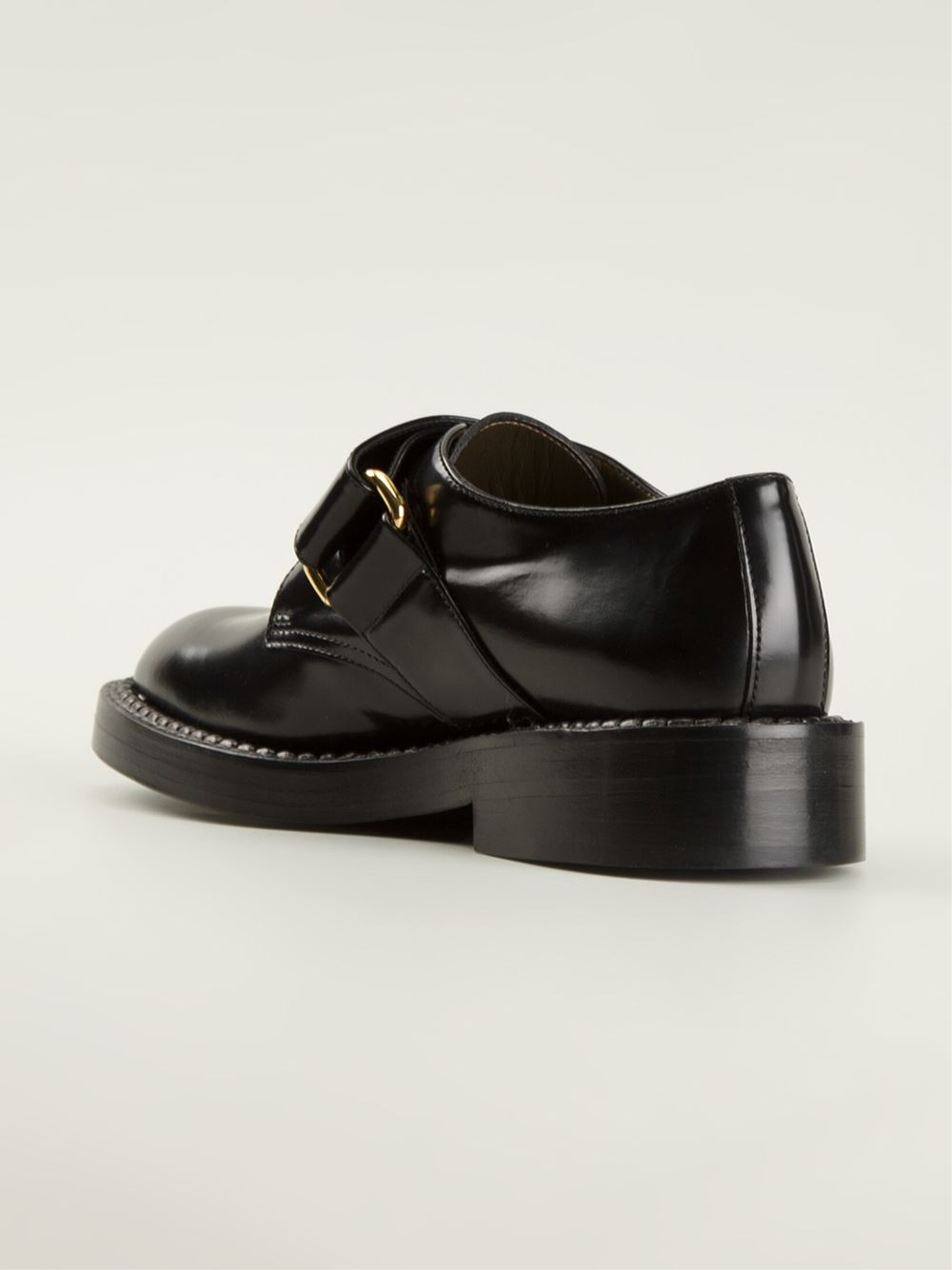 shoes with velcro fastening