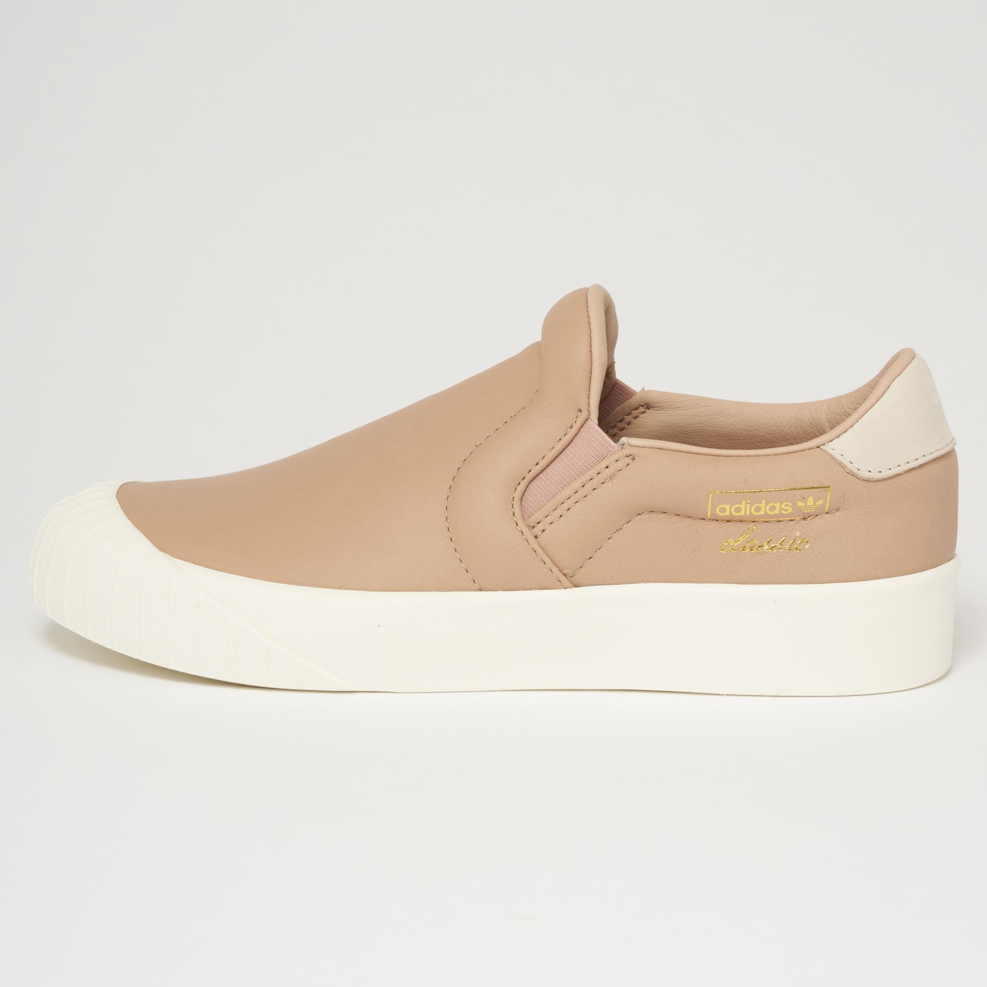 adidas everyn slip on