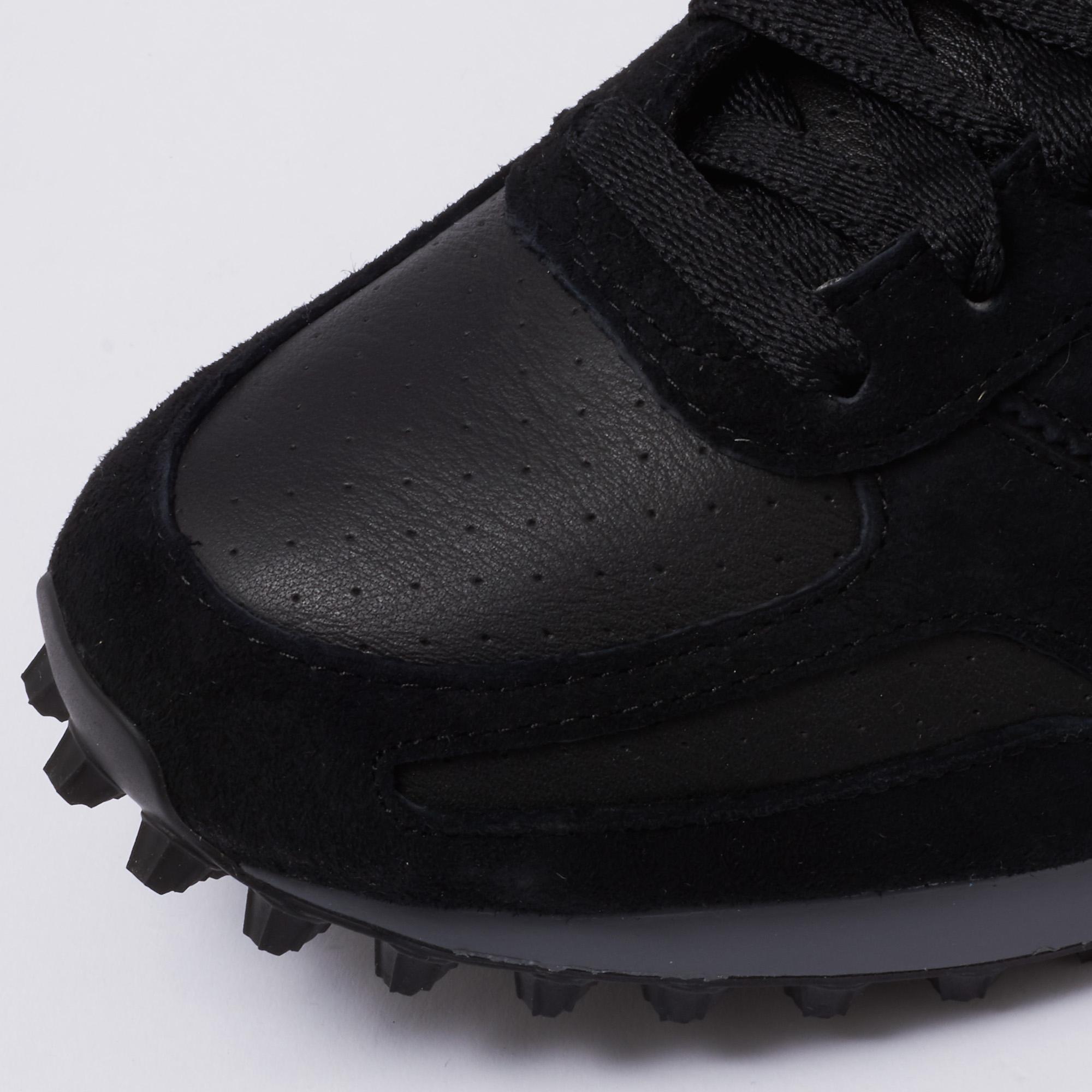 la trainer all black