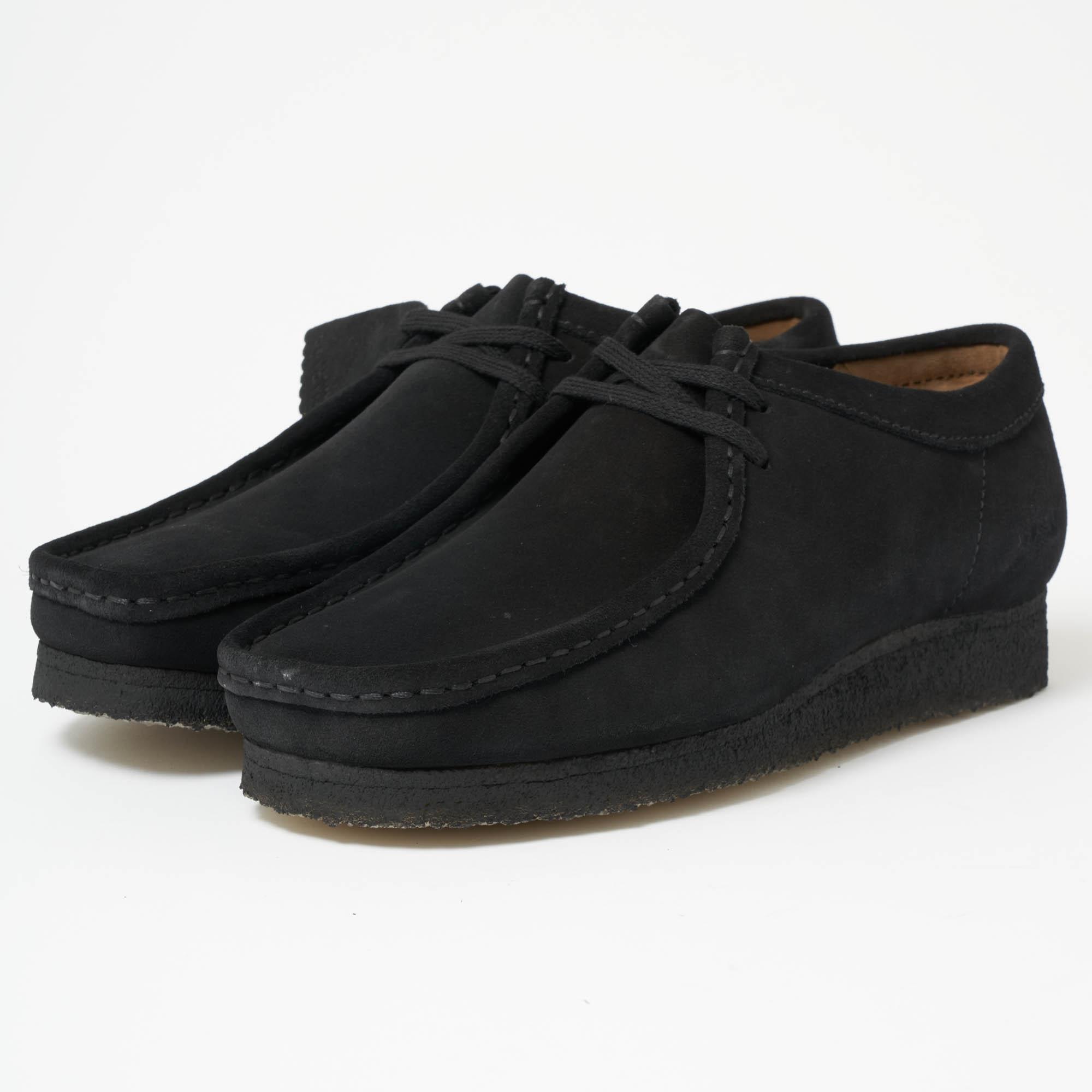 A Clarks black shoes