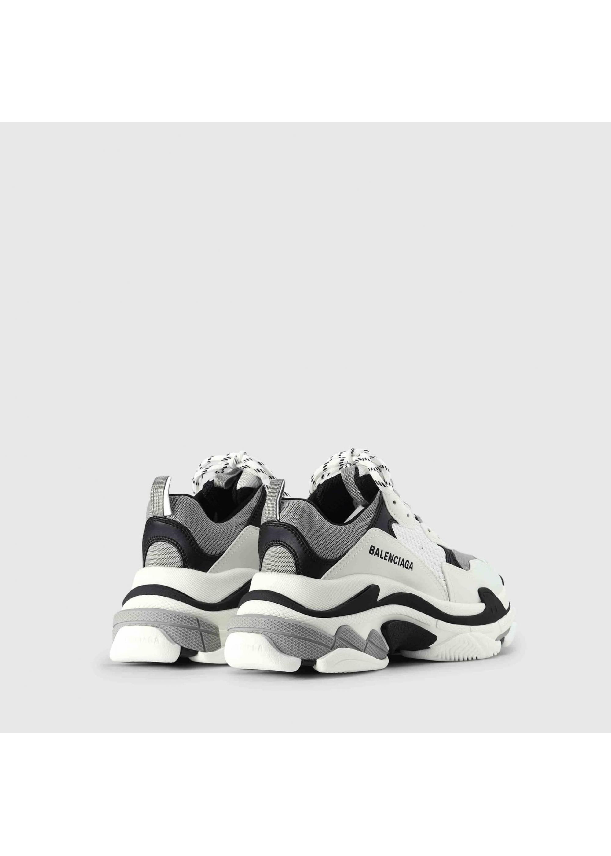 Black and white balenciaga triple s deals