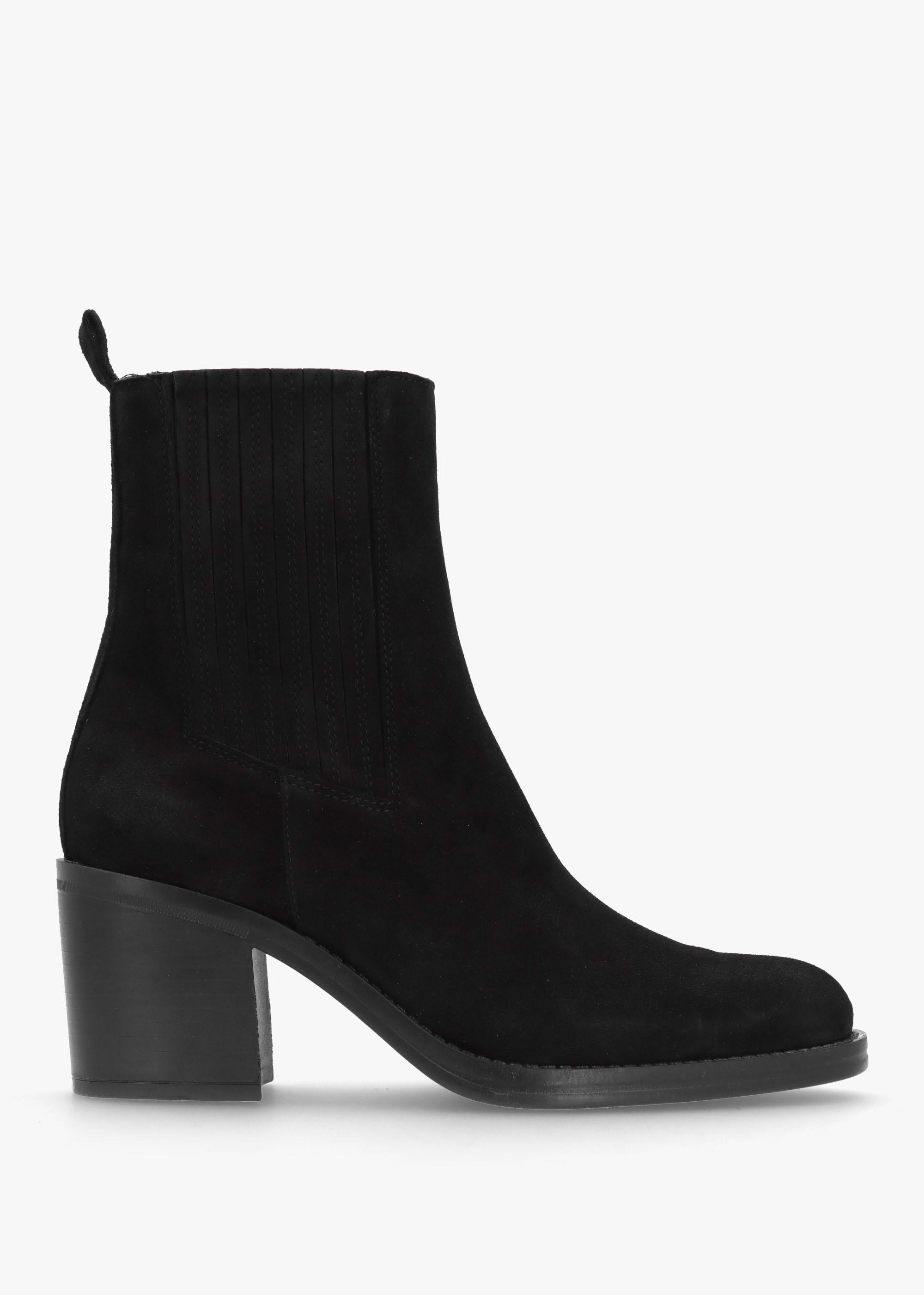 Daniel Footwear Alpine Chelsea Boots Alpe Adios Black Suede