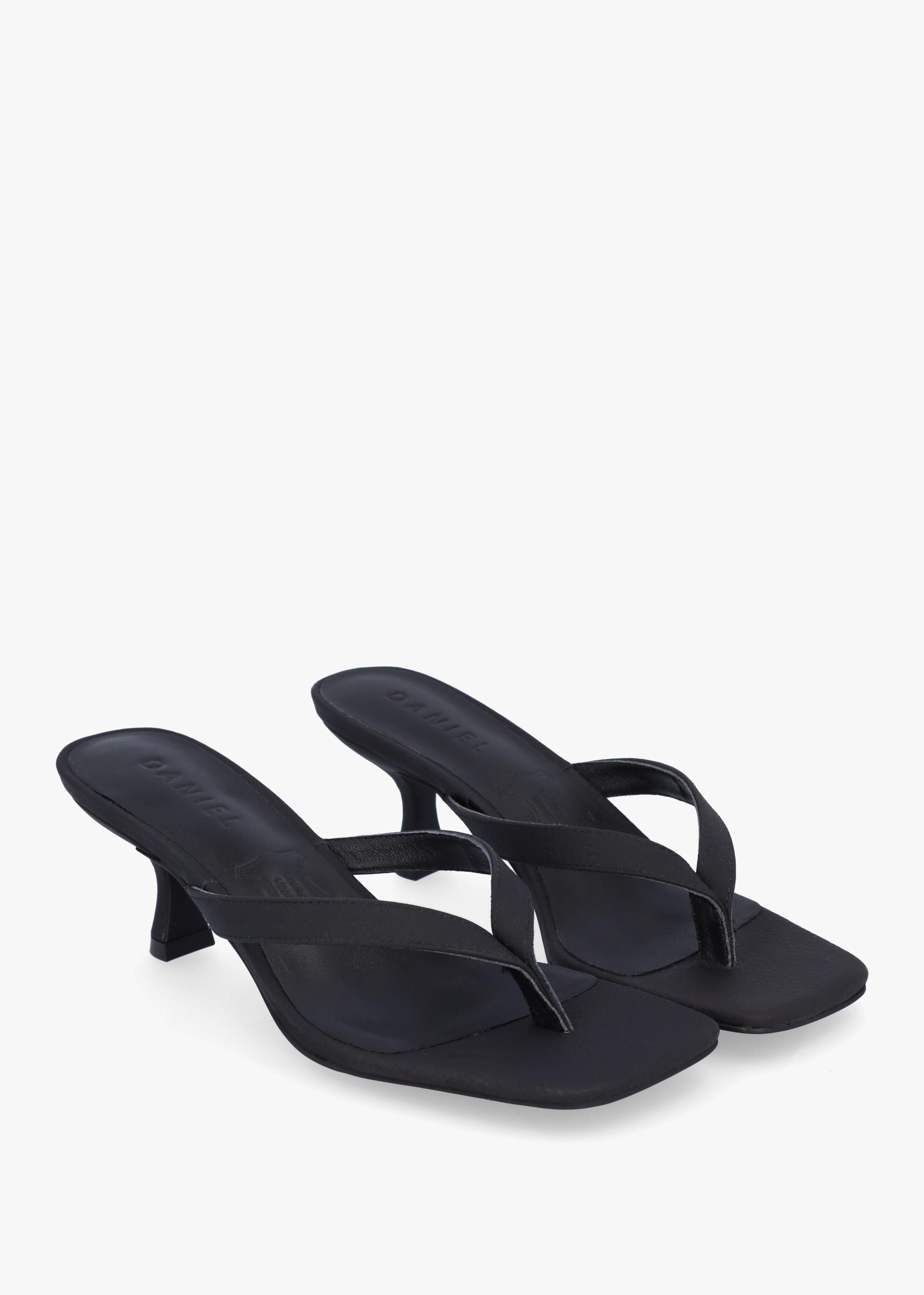 Daniel Eden Black Leather Toe Post Kitten Heel Sandals in White