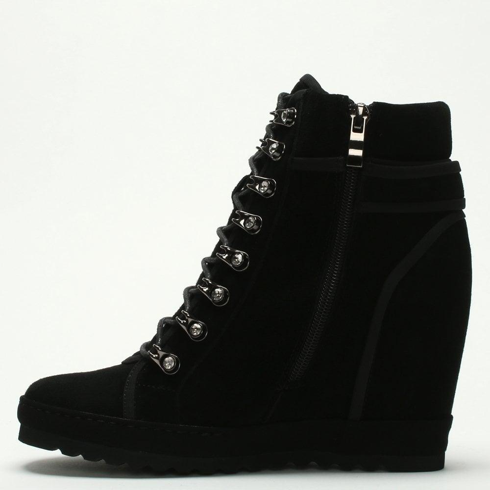 daniel wedge trainers