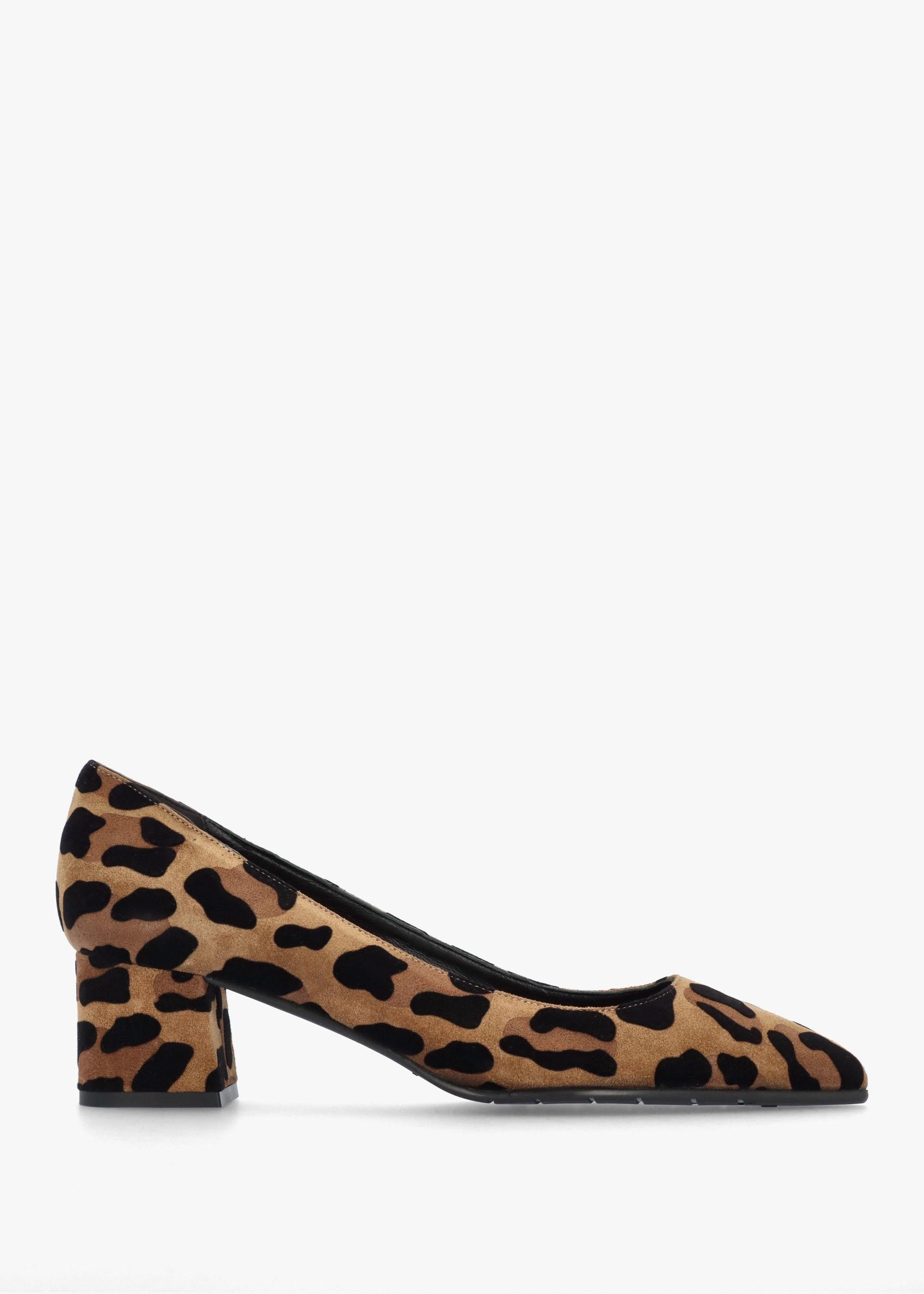 Leopard print block heel pumps hot sale